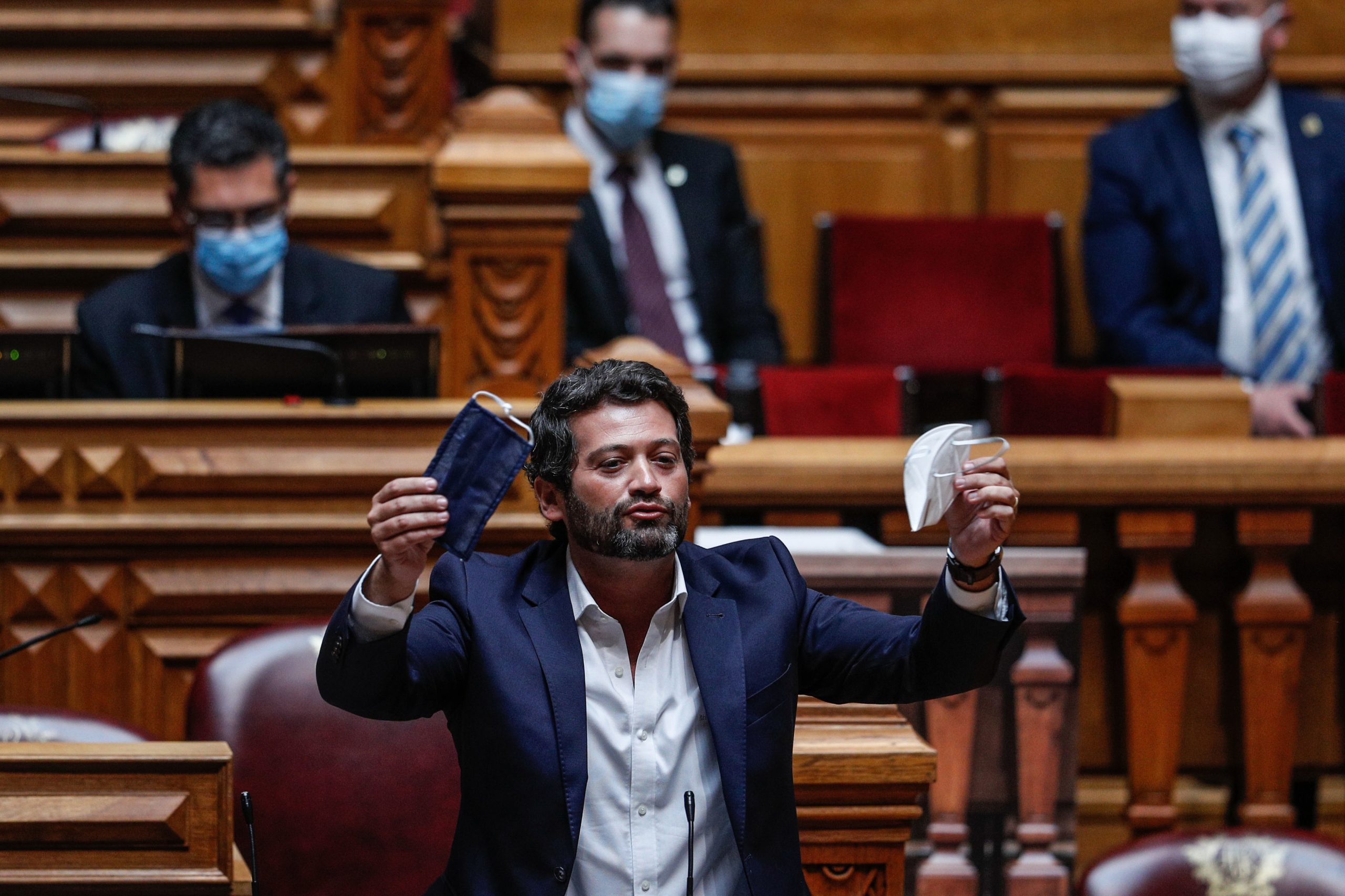 Ventura questiona Costa sobre “problemas” com etnia cigana na Azambuja