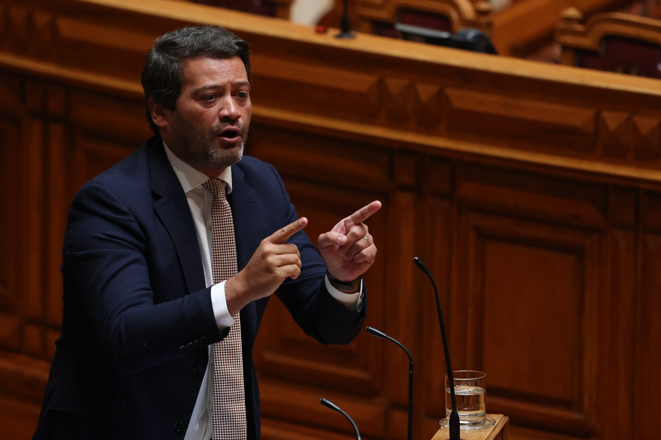 Ventura considera “fascismo higiénico” alterações à lei do tabaco