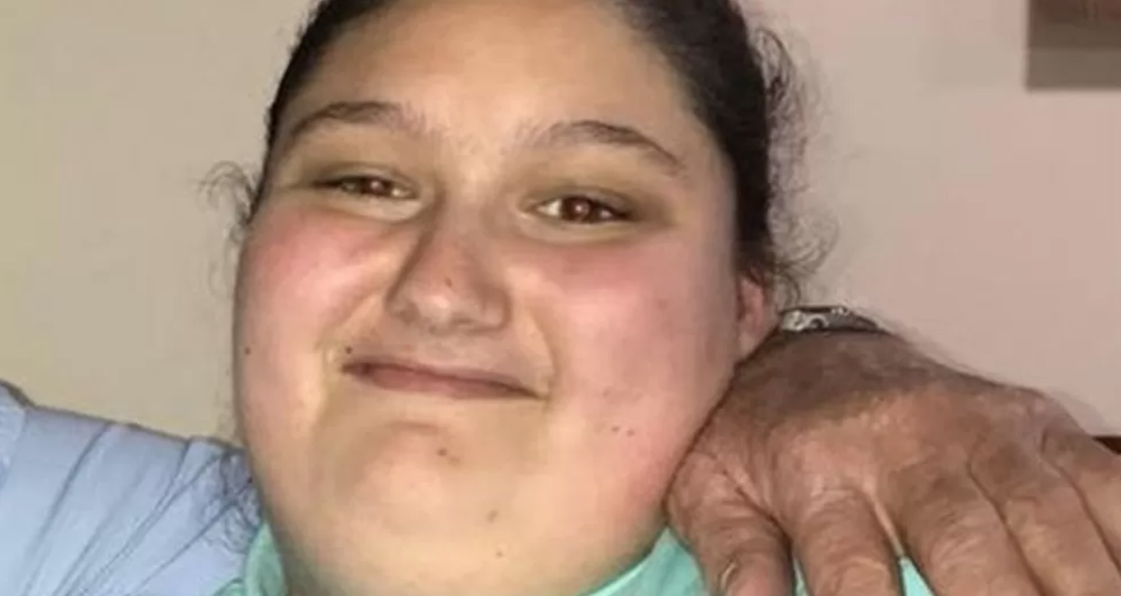 Kaylea tinha 16 anos e morreu por obesidade. O pai foi considerado culpado, num caso inédito no Reino Unido