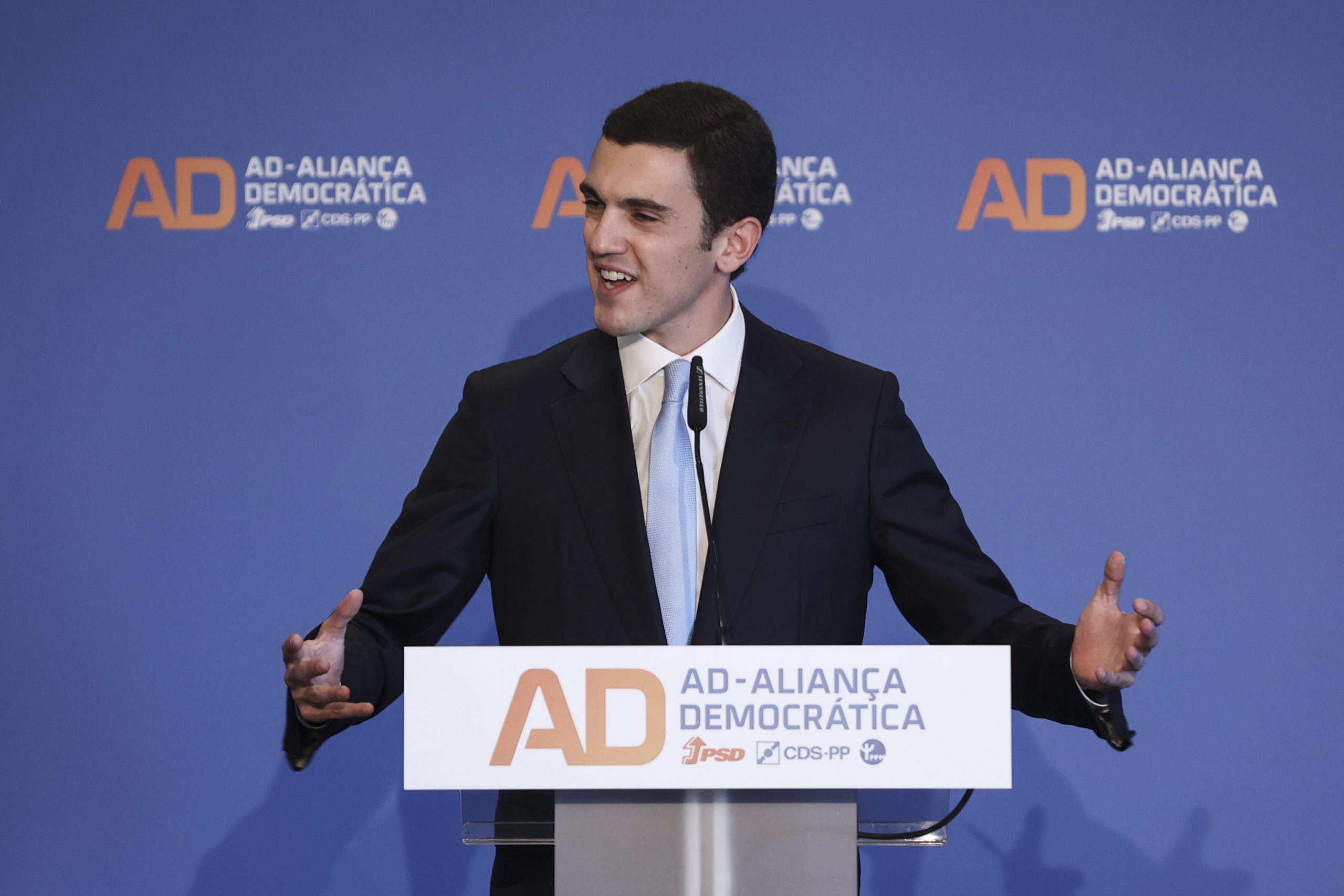 Bugalho acusa Marta Temido e PS de “irresponsabilidade democrática”