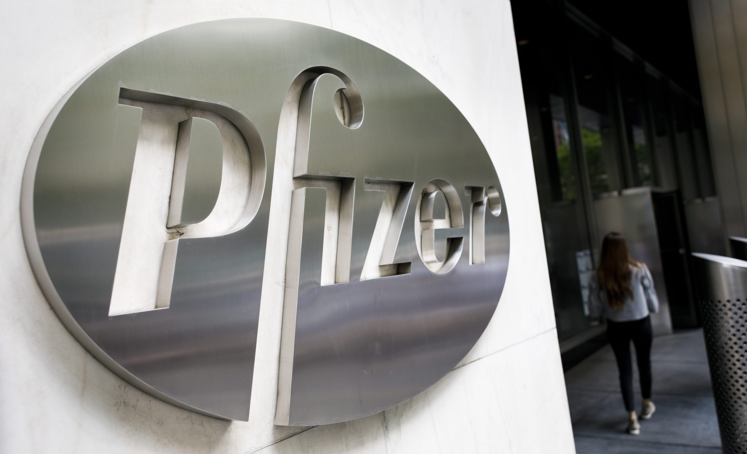 Lucros da Pfizer sobem 28% até setembro