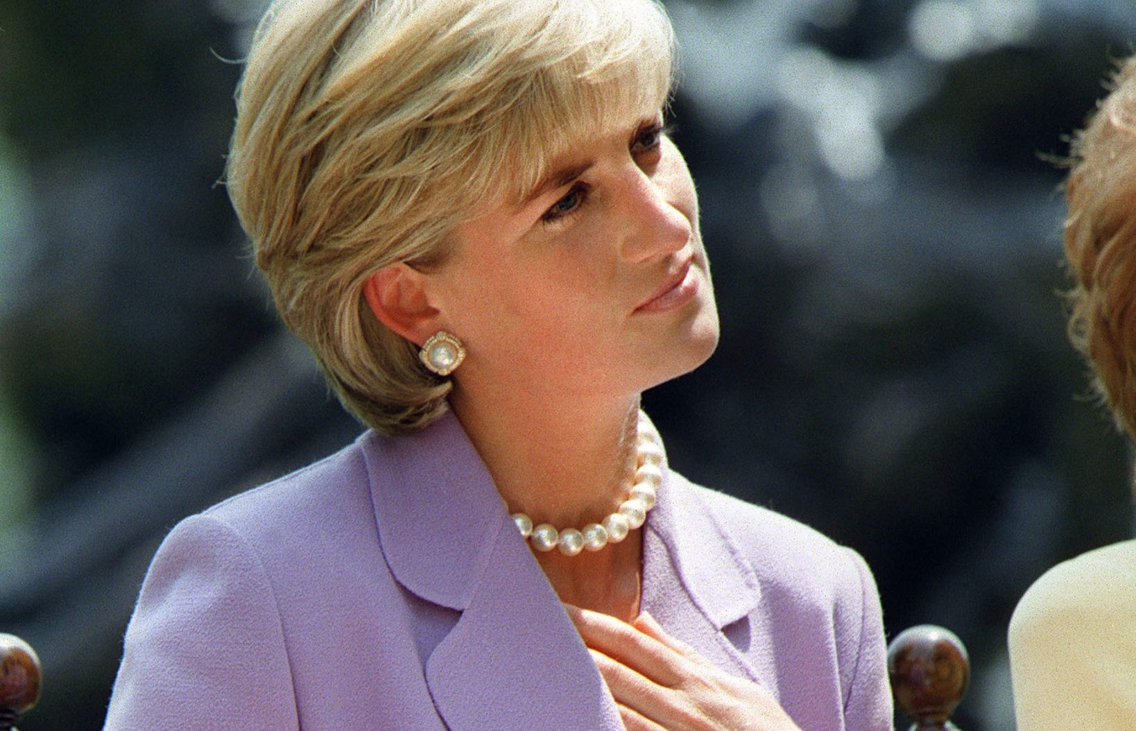 Conheça aqui os objetos que a Princesa Diana enterrou numa cápsula do tempo em 1991