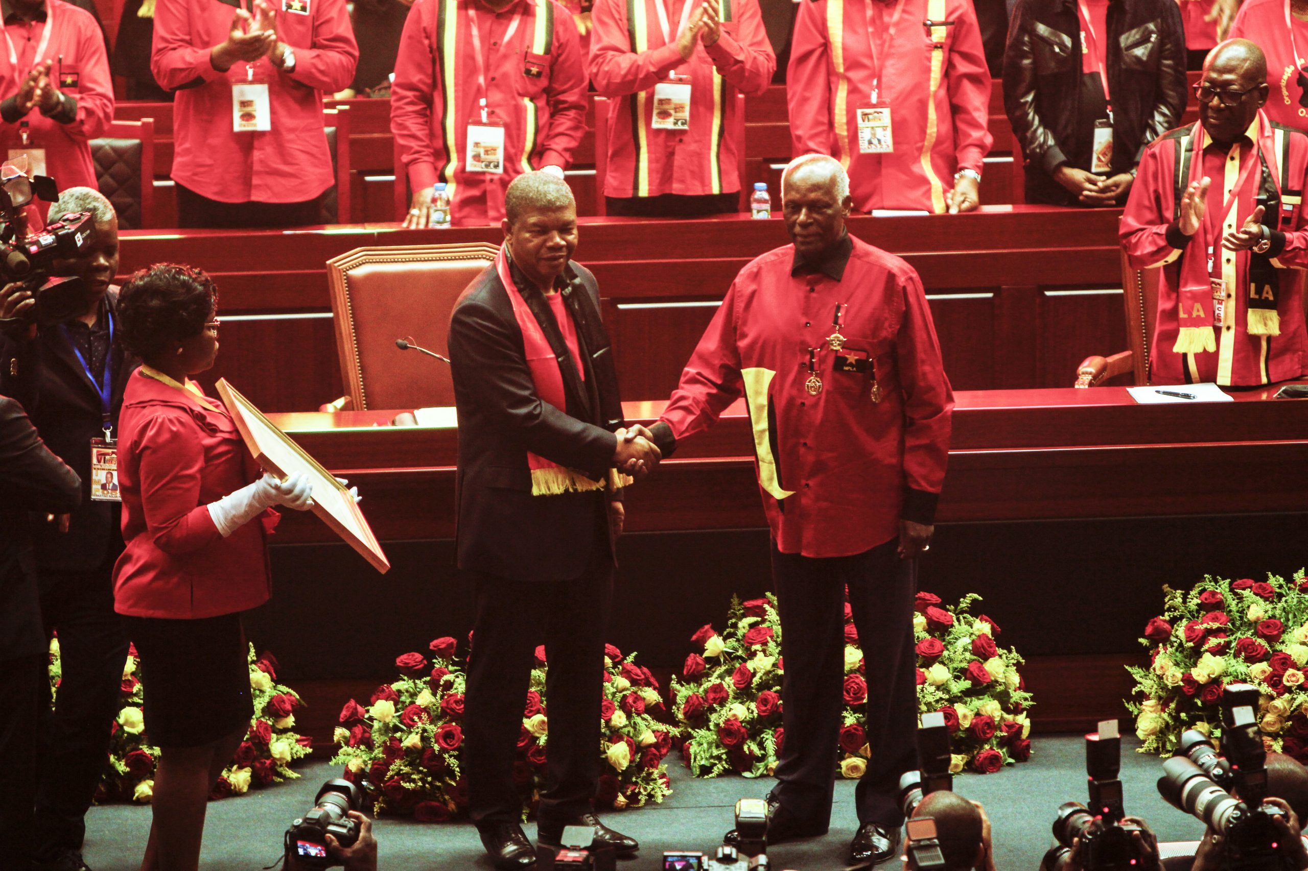 MPLA espera resposta de João Lourenço a José Eduardo dos Santos na reunião de hoje do Comité