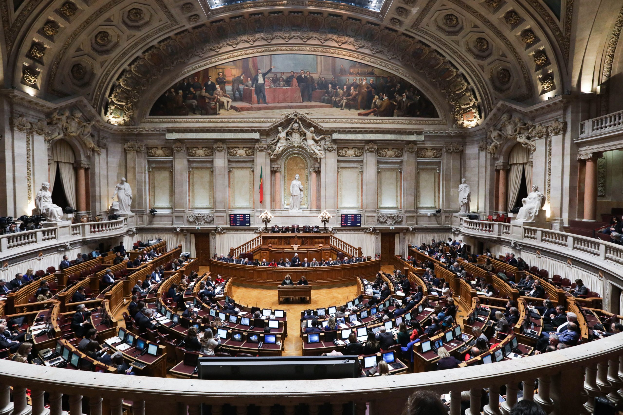 Parlamento debate hoje Programas de Estabilidade e de Reformas do Governo