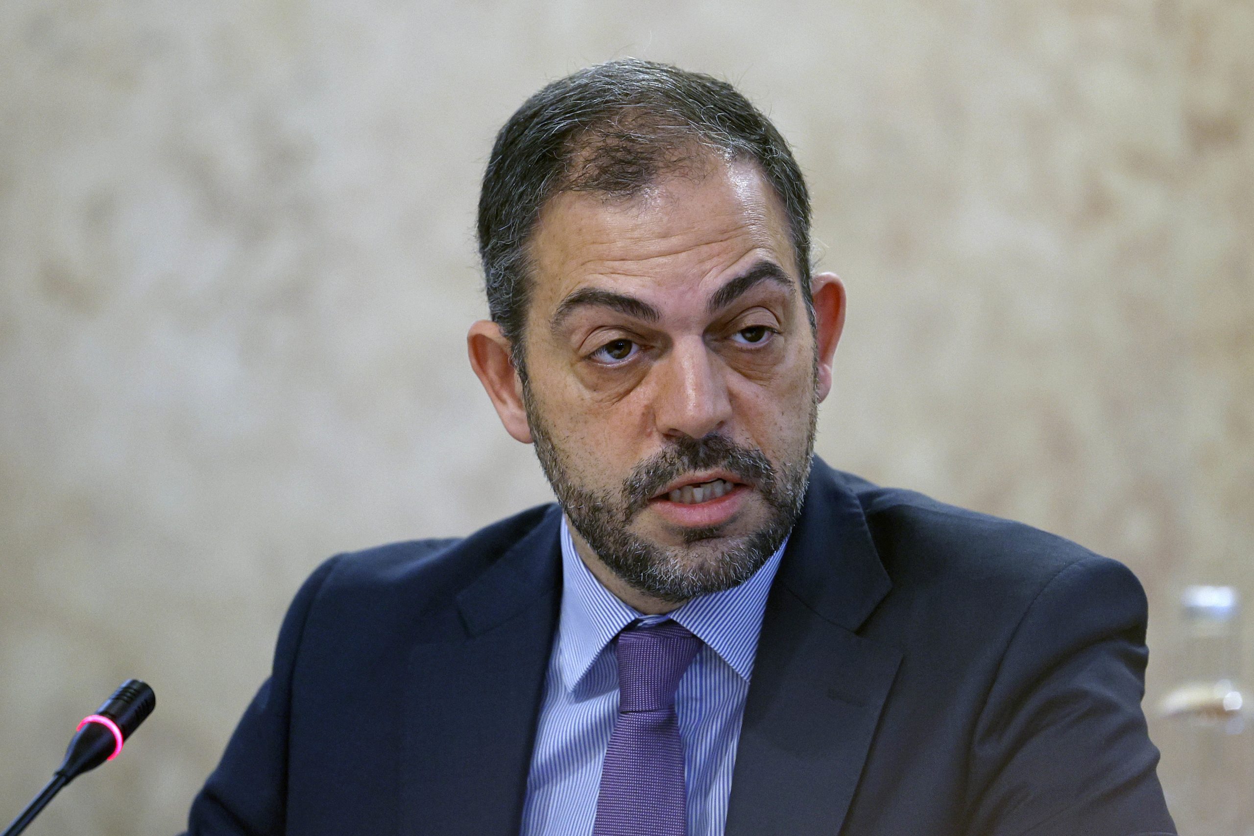 Governo justifica ajustamento de tarifas de eletricidade para equilibrar redução do preço