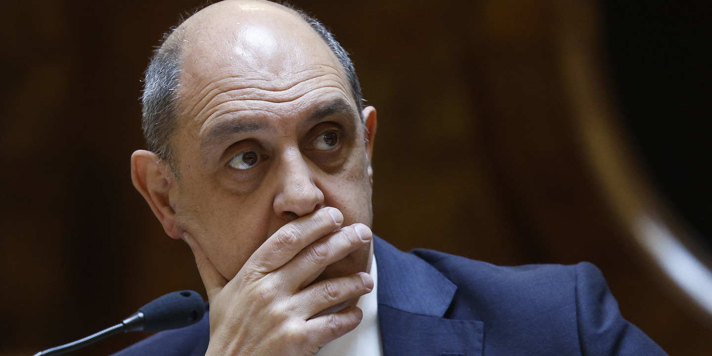 Ministro da Saúde deseja que novo Governo retome processo da lei do tabaco
