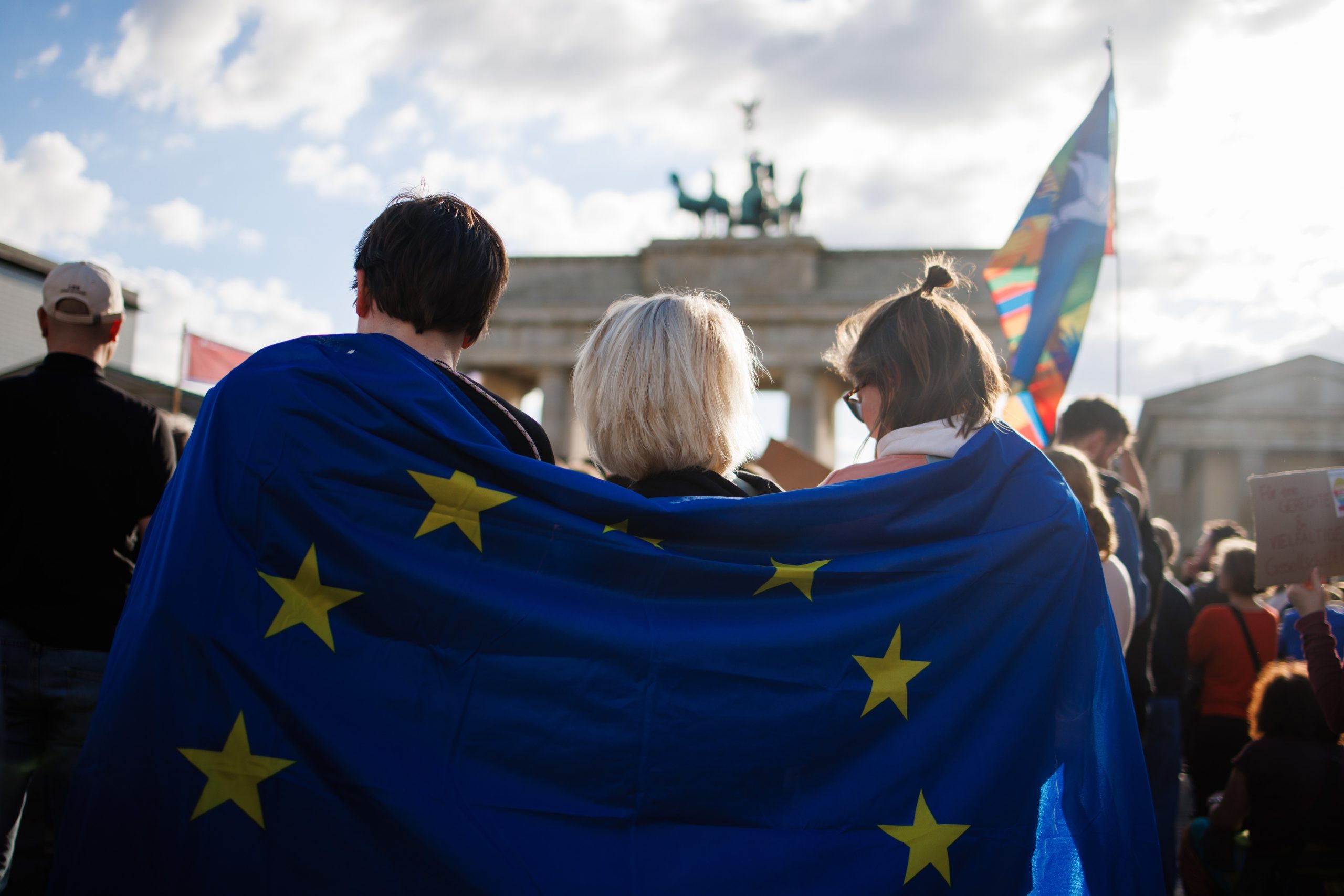 Comissão Europeia combate desinformação e manipulação nas eleições