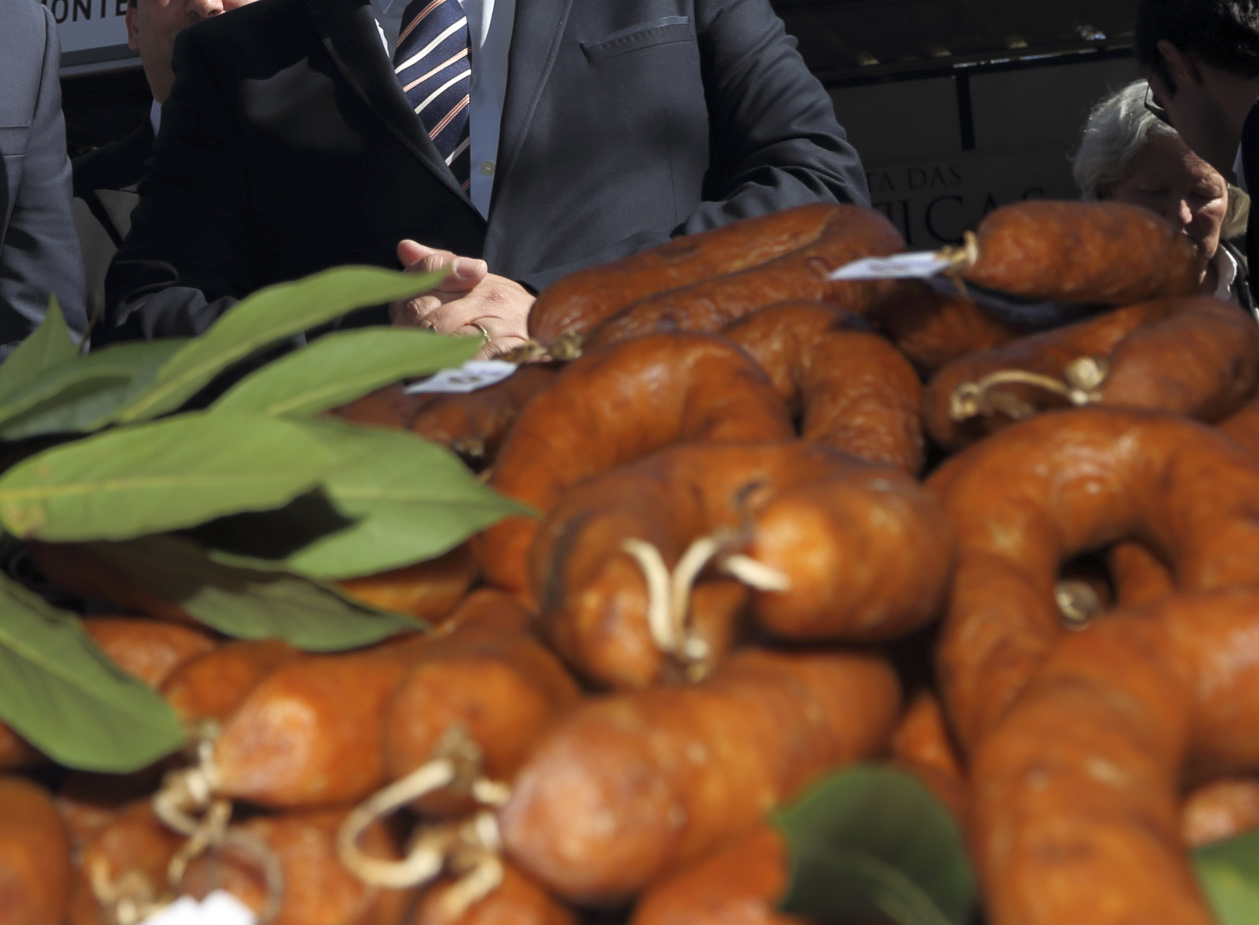 “Rocher” de Vinhais, o bombom de alheira com ouro líquido