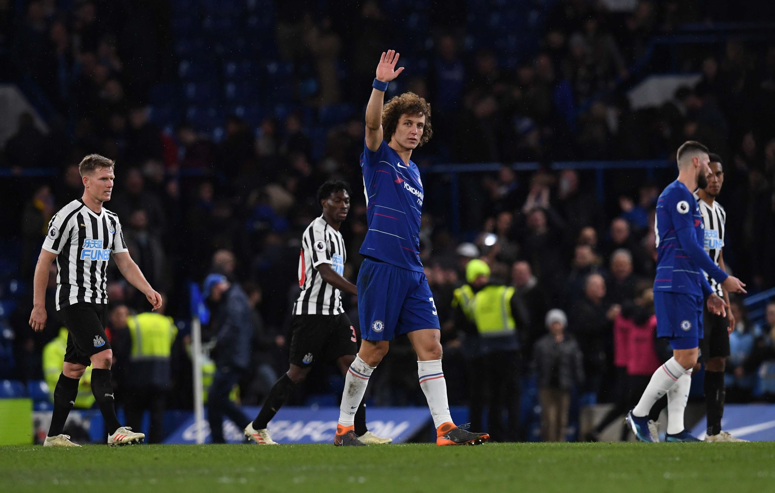 David Luiz deixa Chelsea e assina em definitivo pelo rival Arsenal