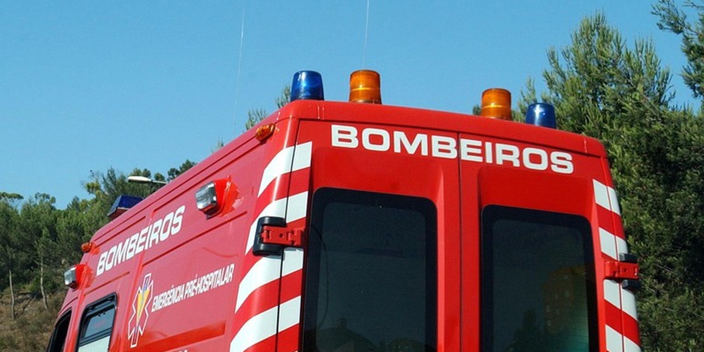 Incêndio destruiu oficina de automóveis na Trofa