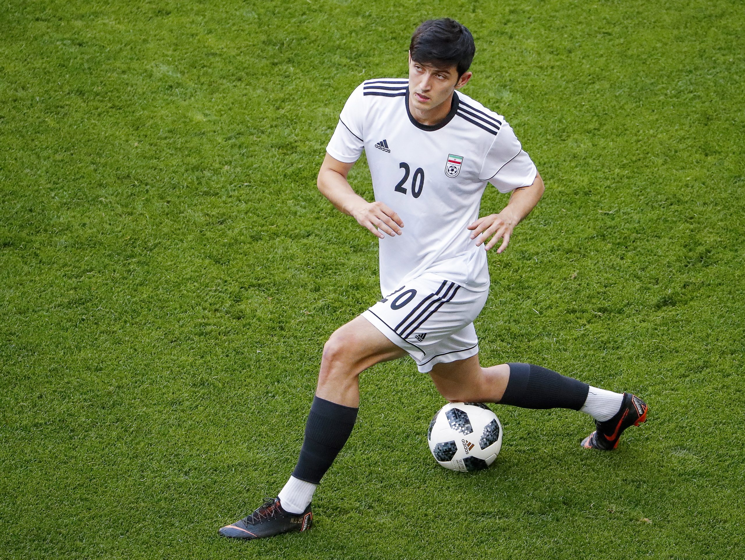 Mundial2018. Azmoun, jovem goleador iraniano, renuncia à seleção