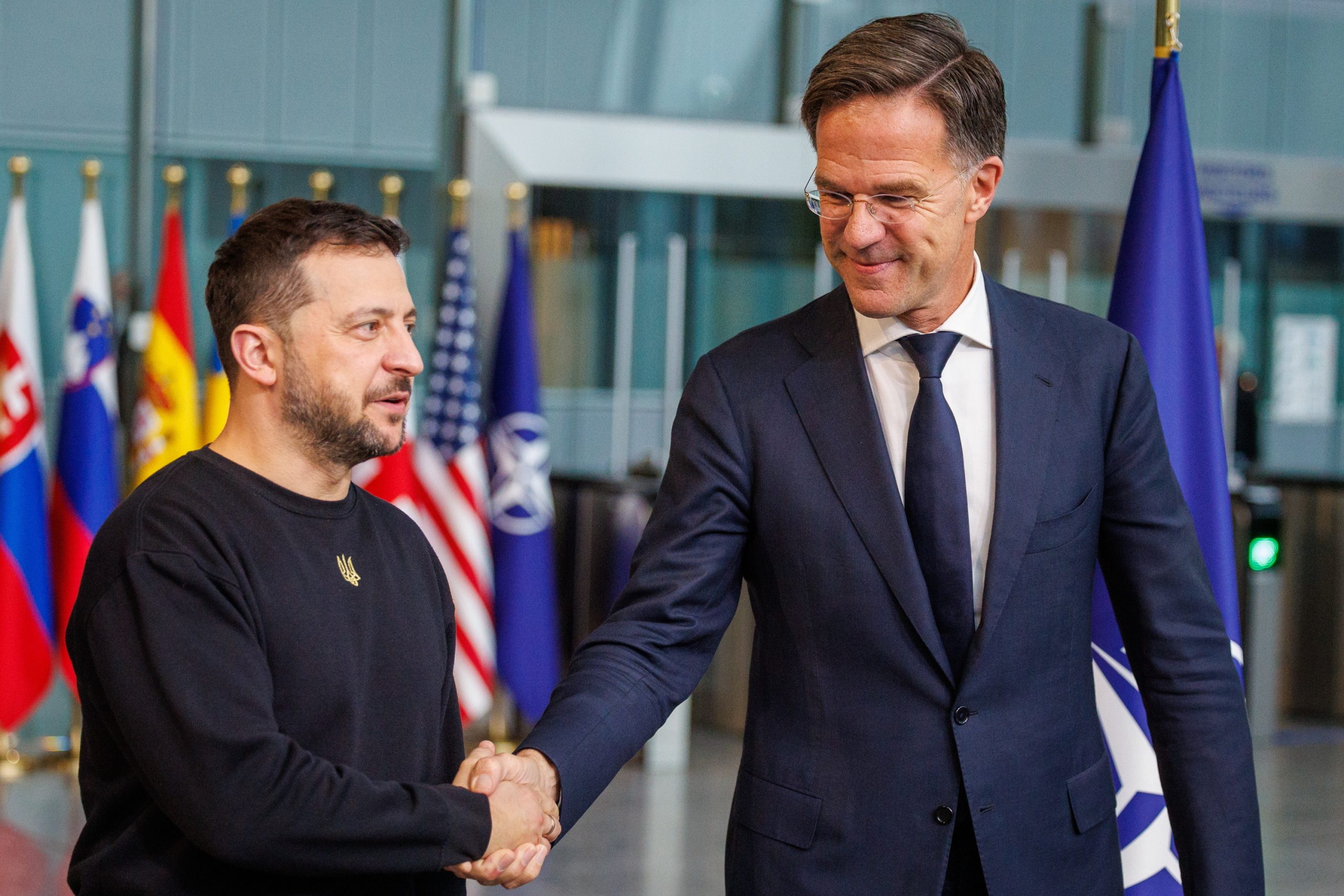 Zelensky na NATO. É “um erro” deixar a Ucrânia fora da aliança porque “na prática já faz parte”