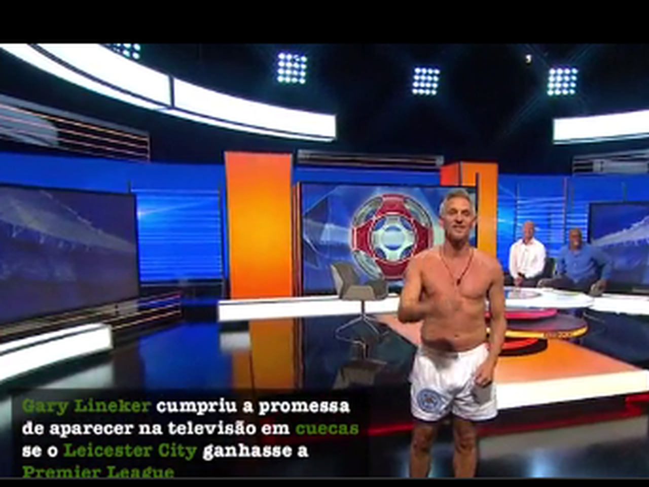 Pelo Leicester, em cuecas