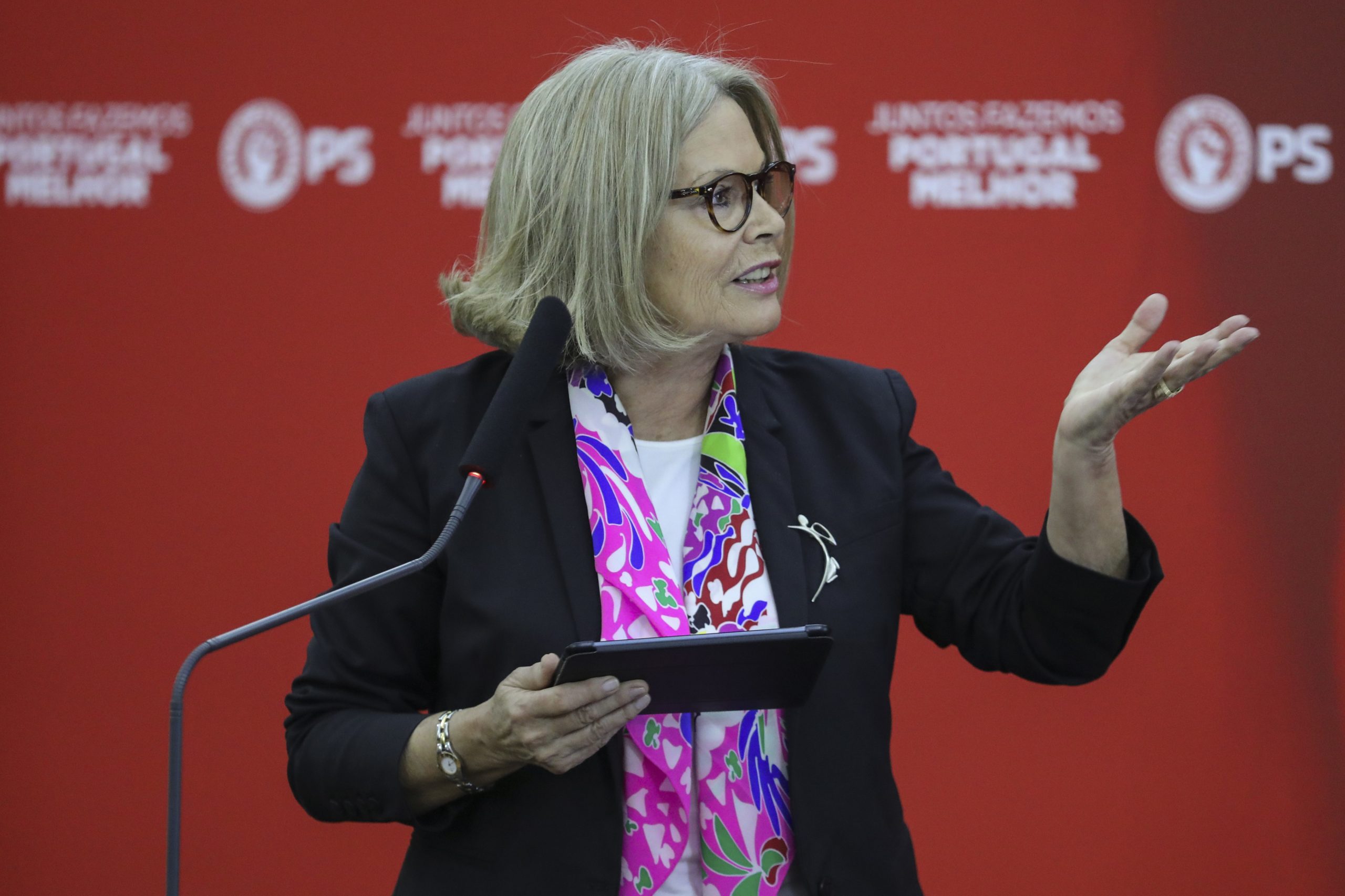 Eleitos todos os membros da mesa e do conselho de administração do parlamento