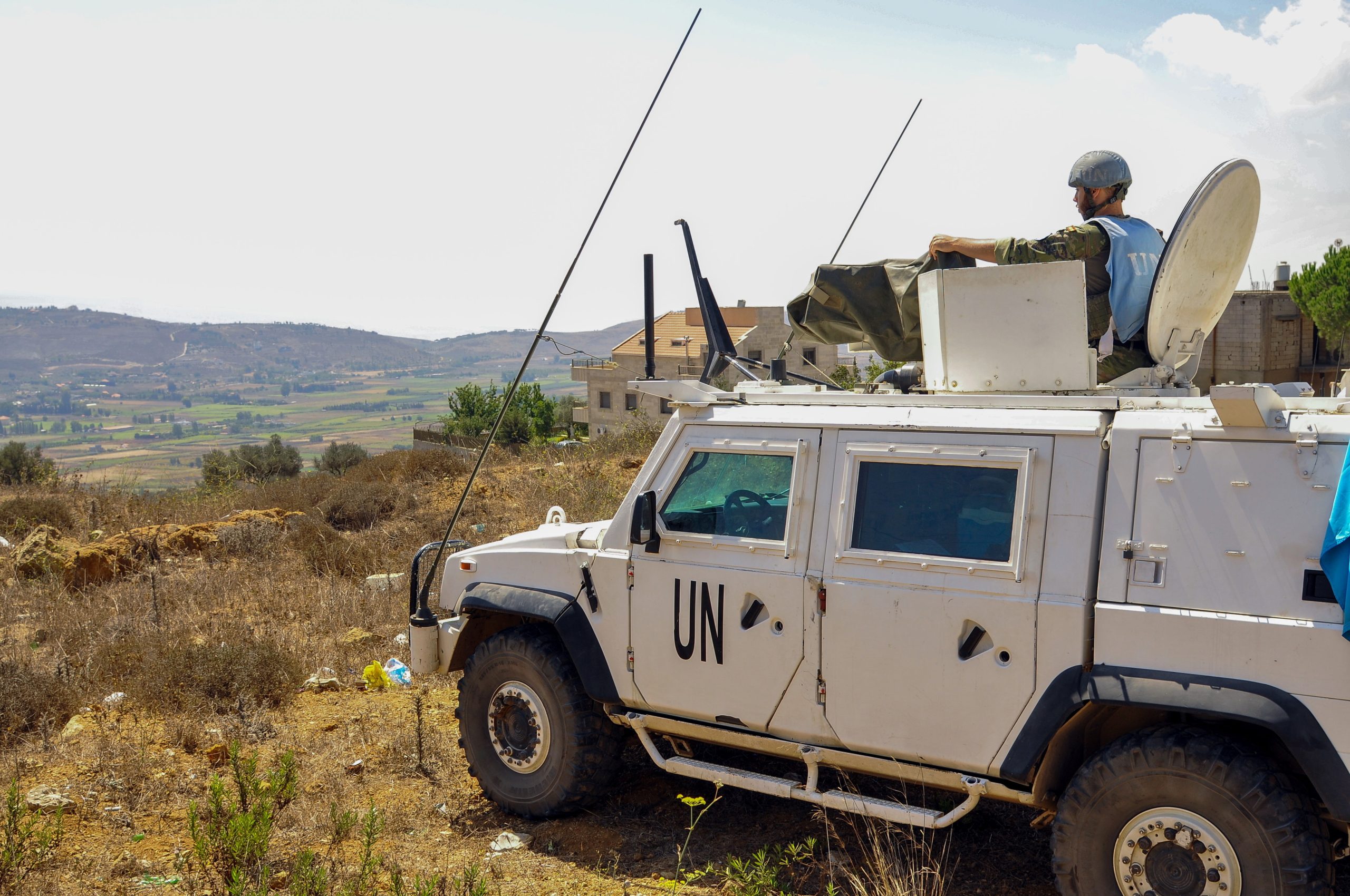 “Drone caiu e explodiu sozinho.” Navio alemão da UNIFIL derruba aparelho na costa do Líbano