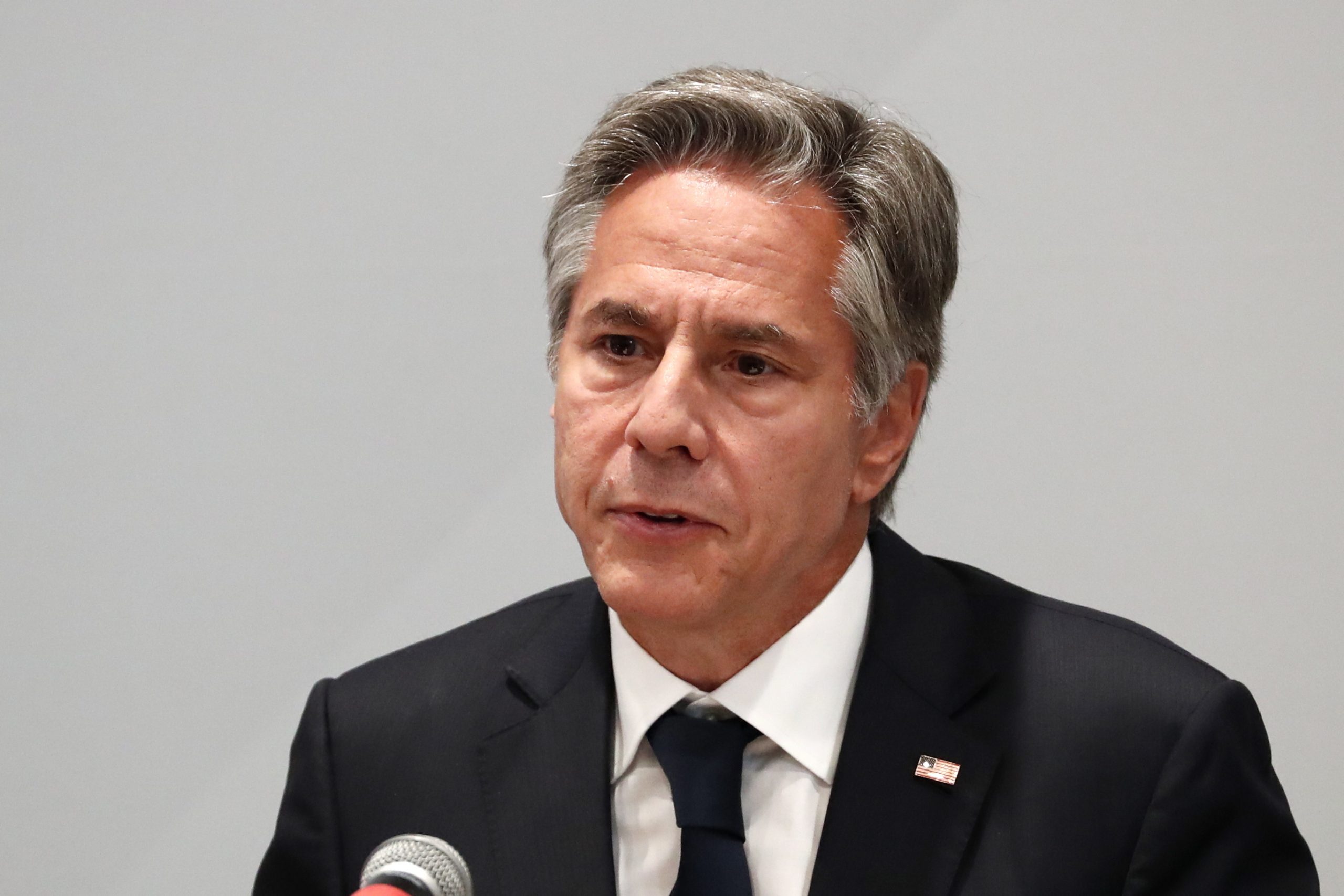 Anthony Blinken acusa Rússia de atos “atrozes” na Ucrânia