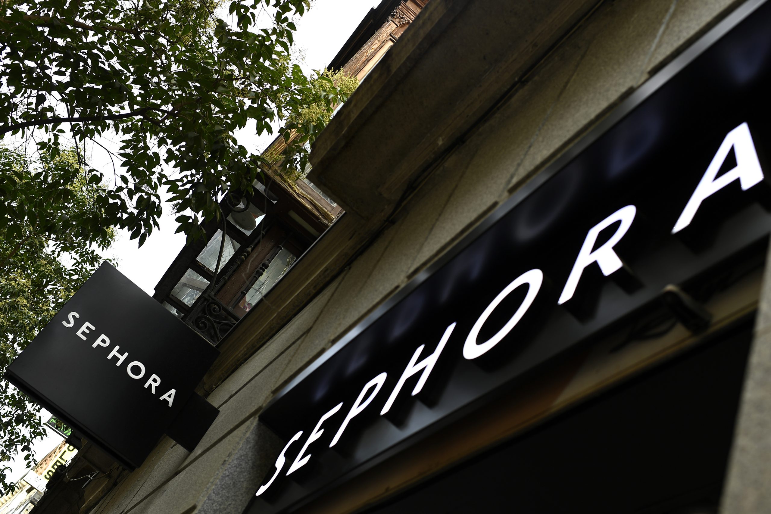 Sephora vai encerrar lojas nos EUA por um dia para dar “workshops de inclusão” aos funcionários