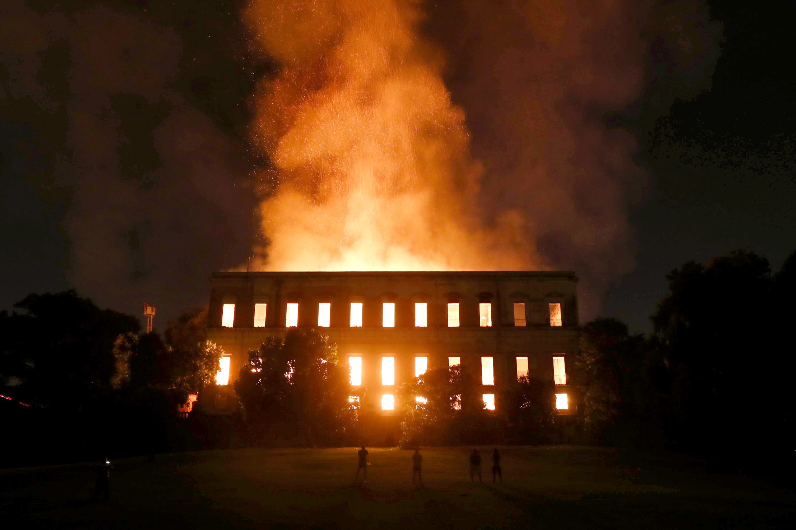 Brasil: Incêndio que destruiu Museu Nacional do Rio de Janeiro começou no ar condicionado