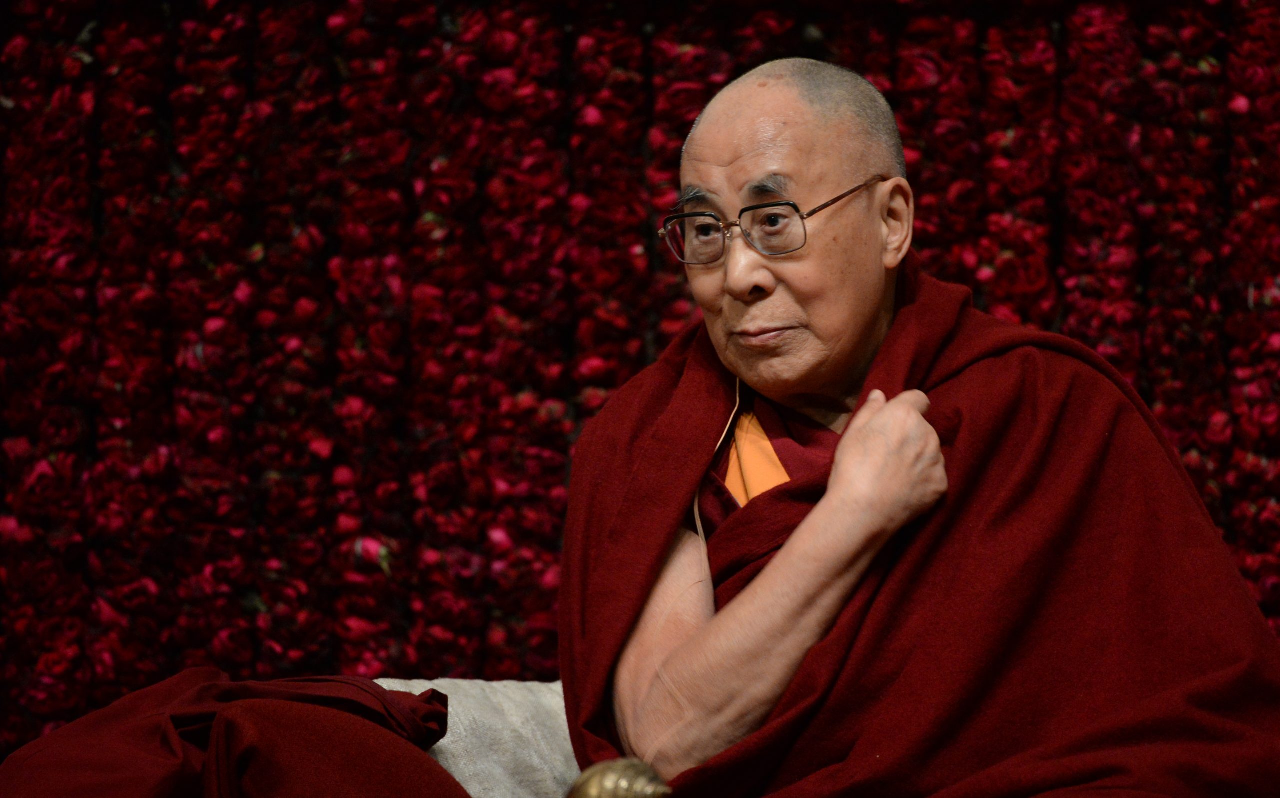 Uma conversa entre John Oliver e o Dalai Lama? Sim, aconteceu, e os chineses podem não gostar