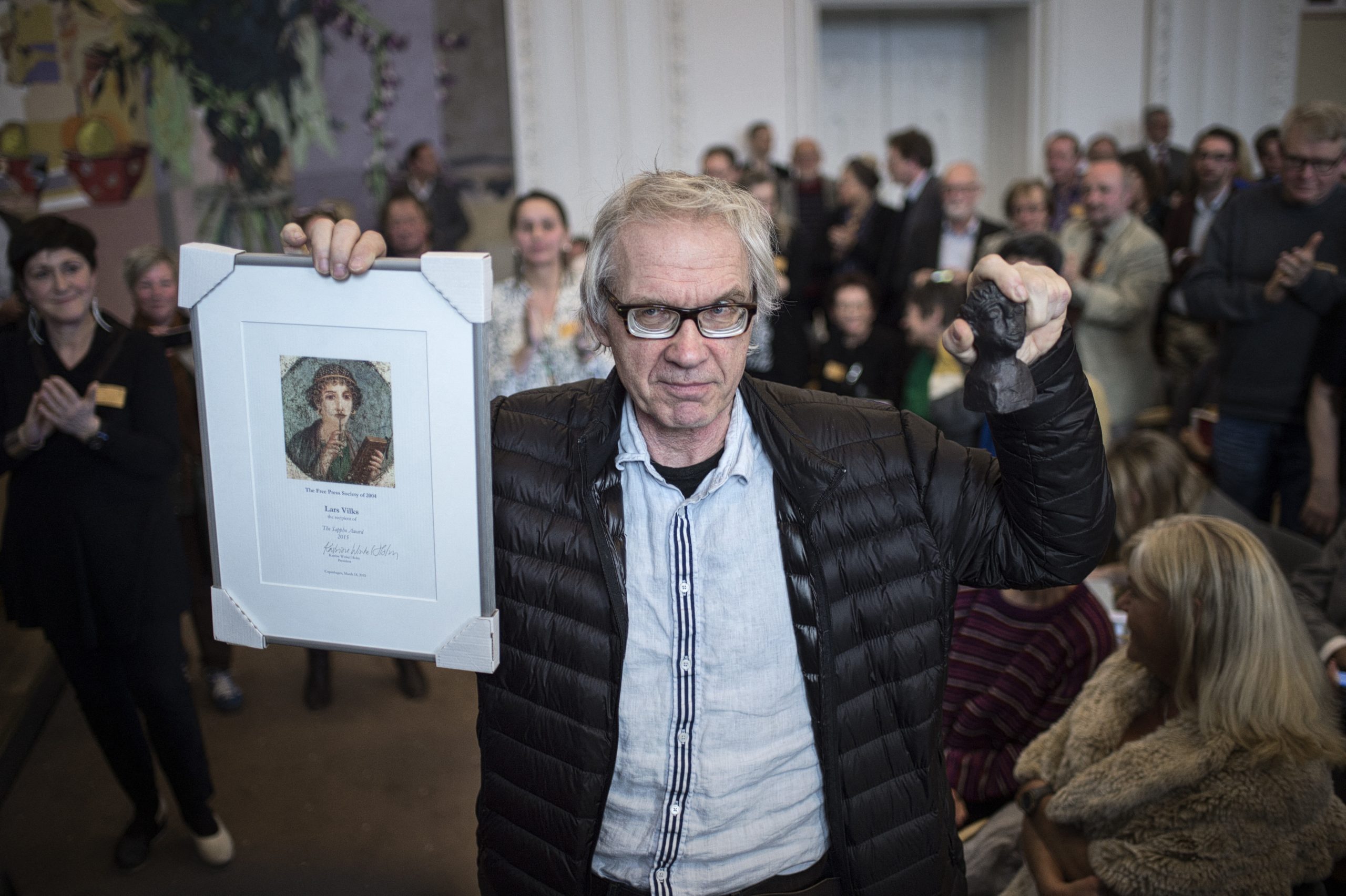 Lars Vilks, sueco autor da polémica caricatura de Maomé, morreu em acidente de trânsito