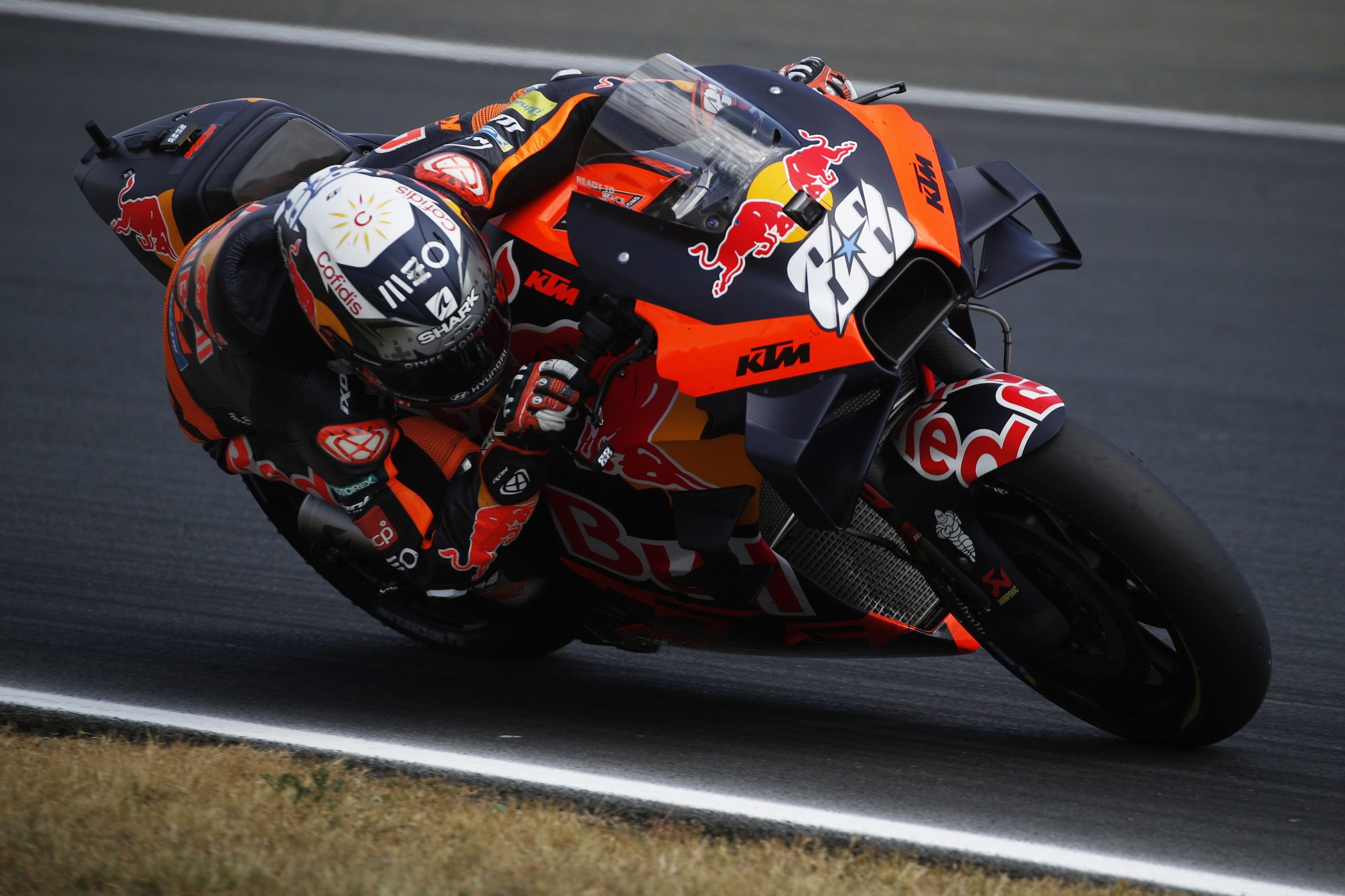 Miguel Oliveira cai em França e desiste do Grande Prémio