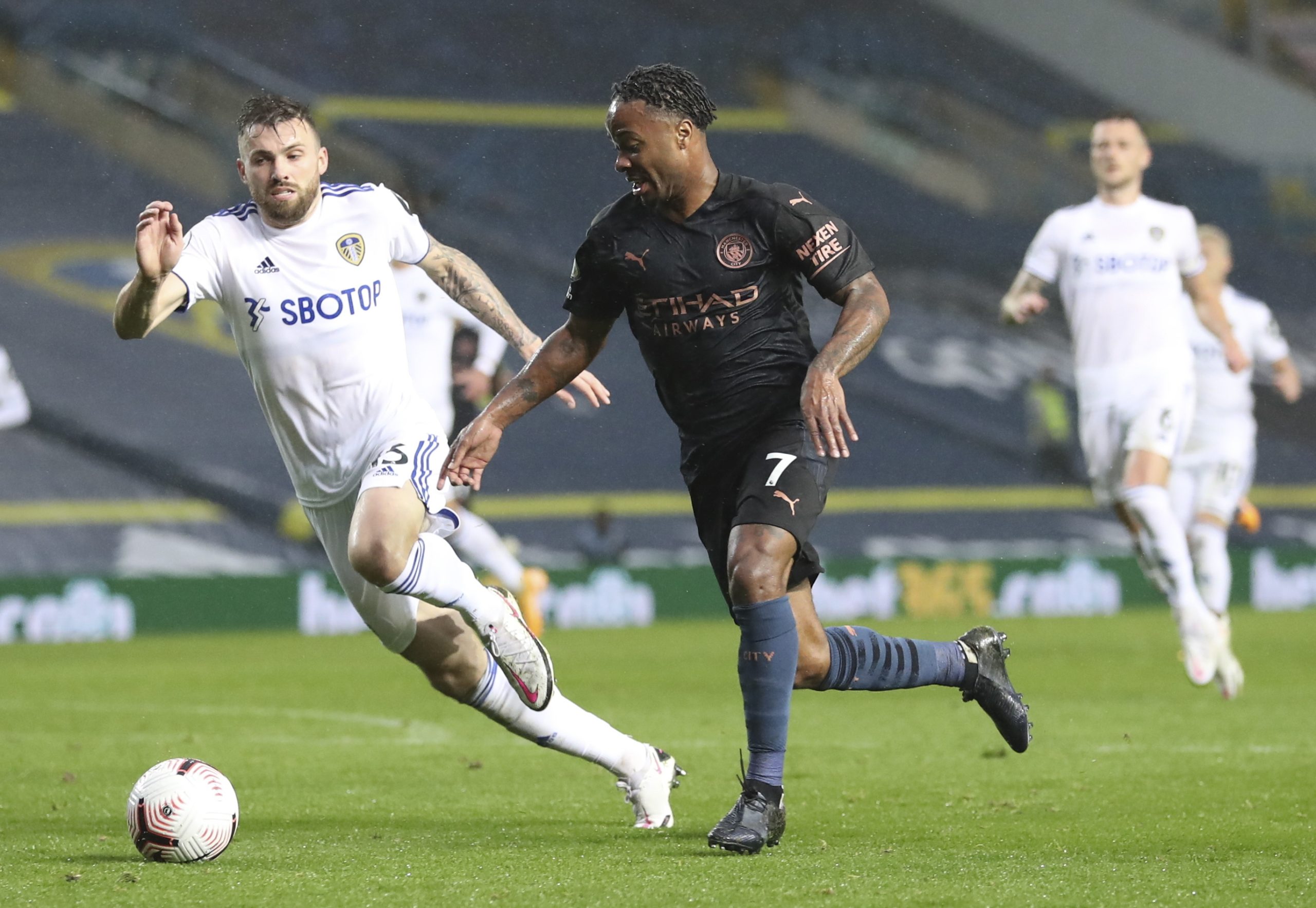 Manchester City empata em Leeds na estreia de Rúben Dias