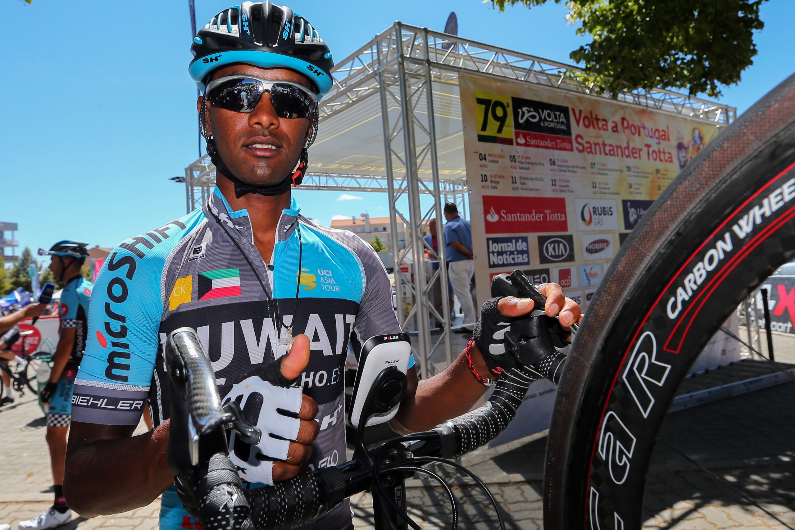 Awet Andemeskel, o ciclista-refugiado que quer chegar ao WorldTour