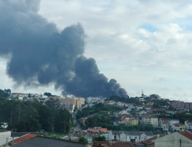 Incêndio em fábrica de produtos hospitalares em Mora causa “prejuízos avultados”