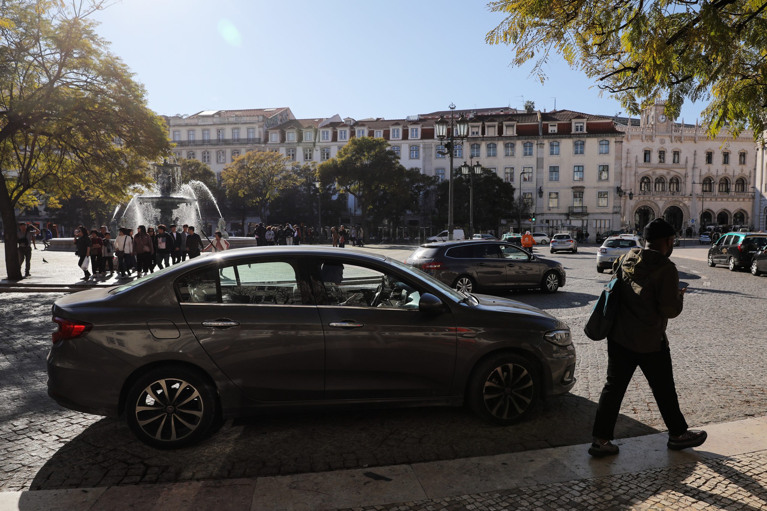Câmara de Lisboa vai negociar avenças em parques para moradores da envolvente da Baixa