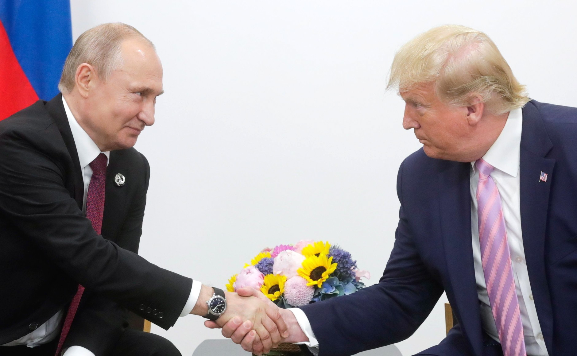 Trump enviou testes de covid-19 a Putin em segredo durante a pandemia, revela livro de Bob Woodward