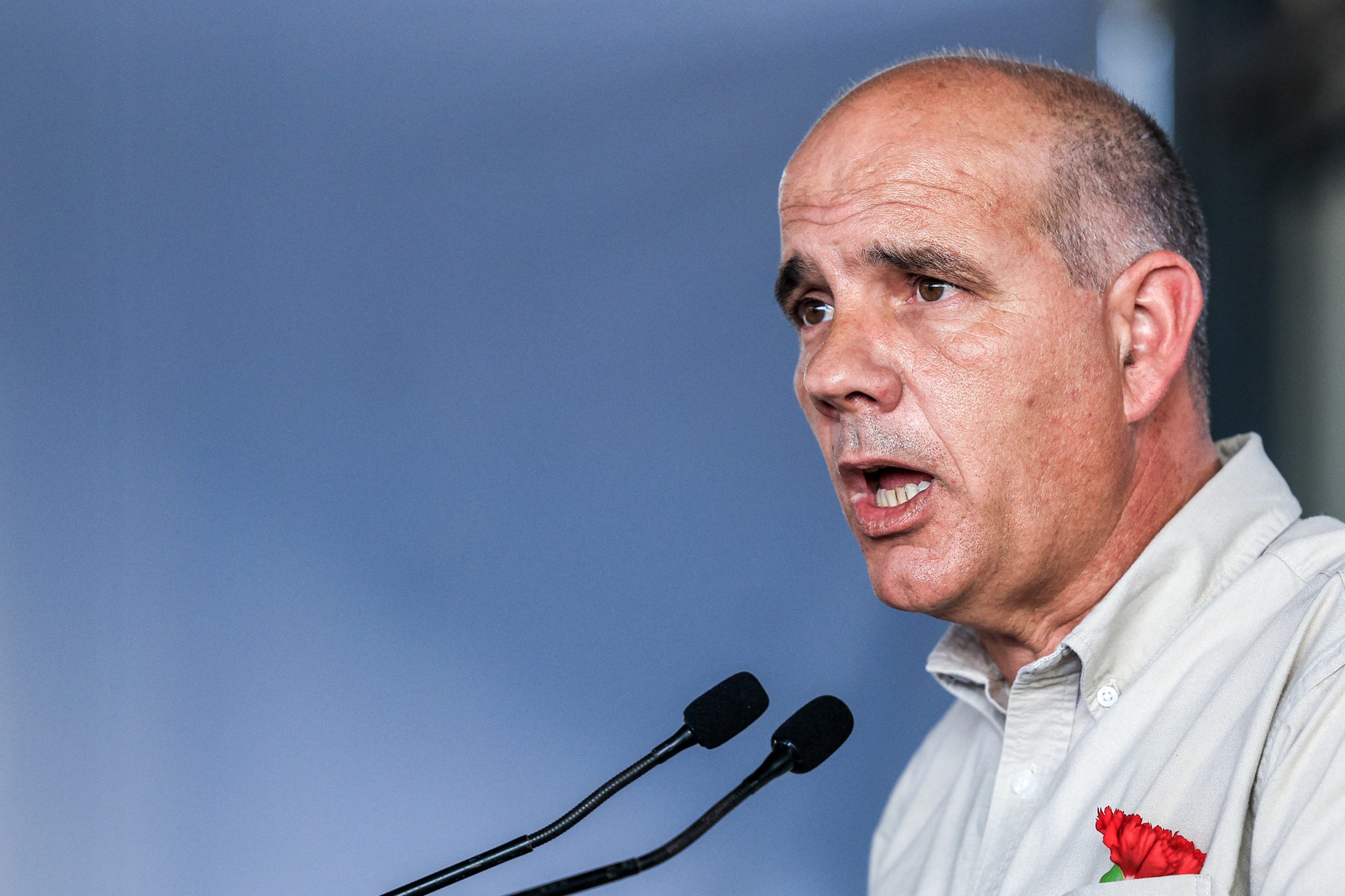 PCP defende mais recursos humanos para resolver processos em atraso de imigrantes