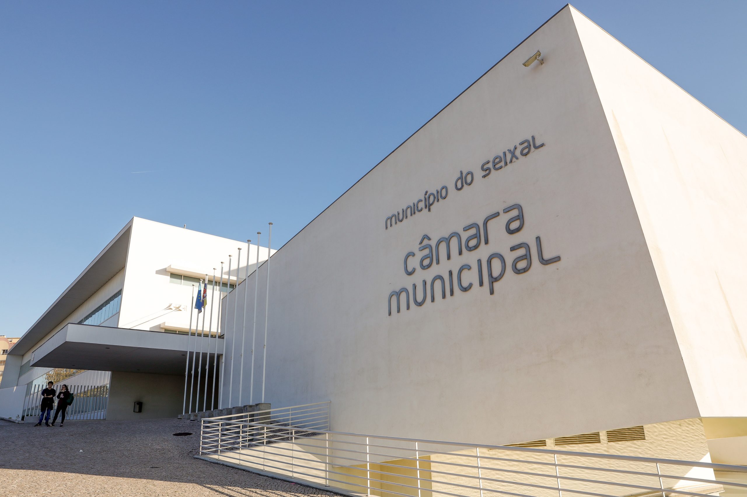 Seixal aprova aquisição de eletricidade em regime de mercado livre até 2025