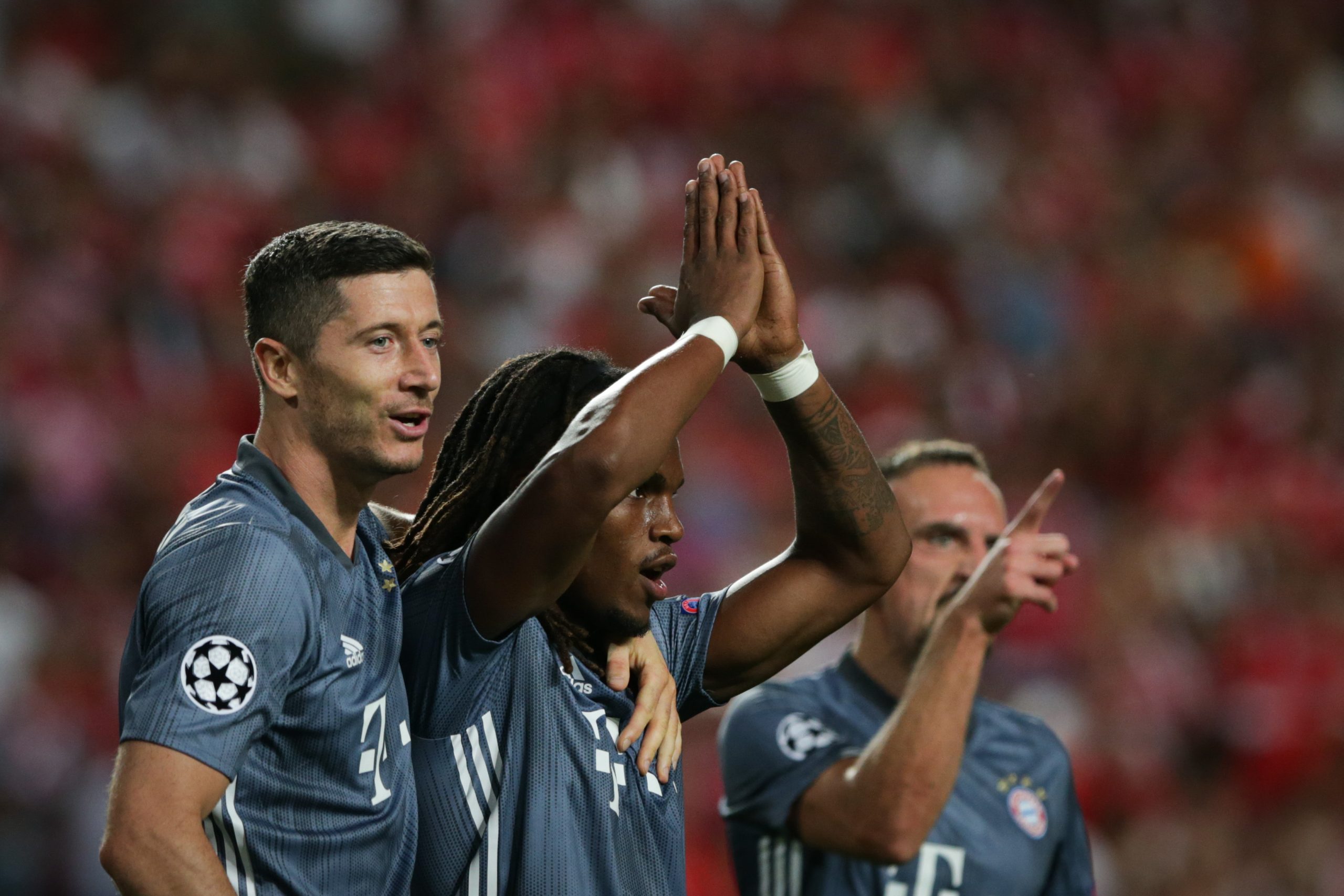 Afinal, mesmo em equipas diferentes, Renato e os adeptos do Benfica podiam celebrar em comunhão
