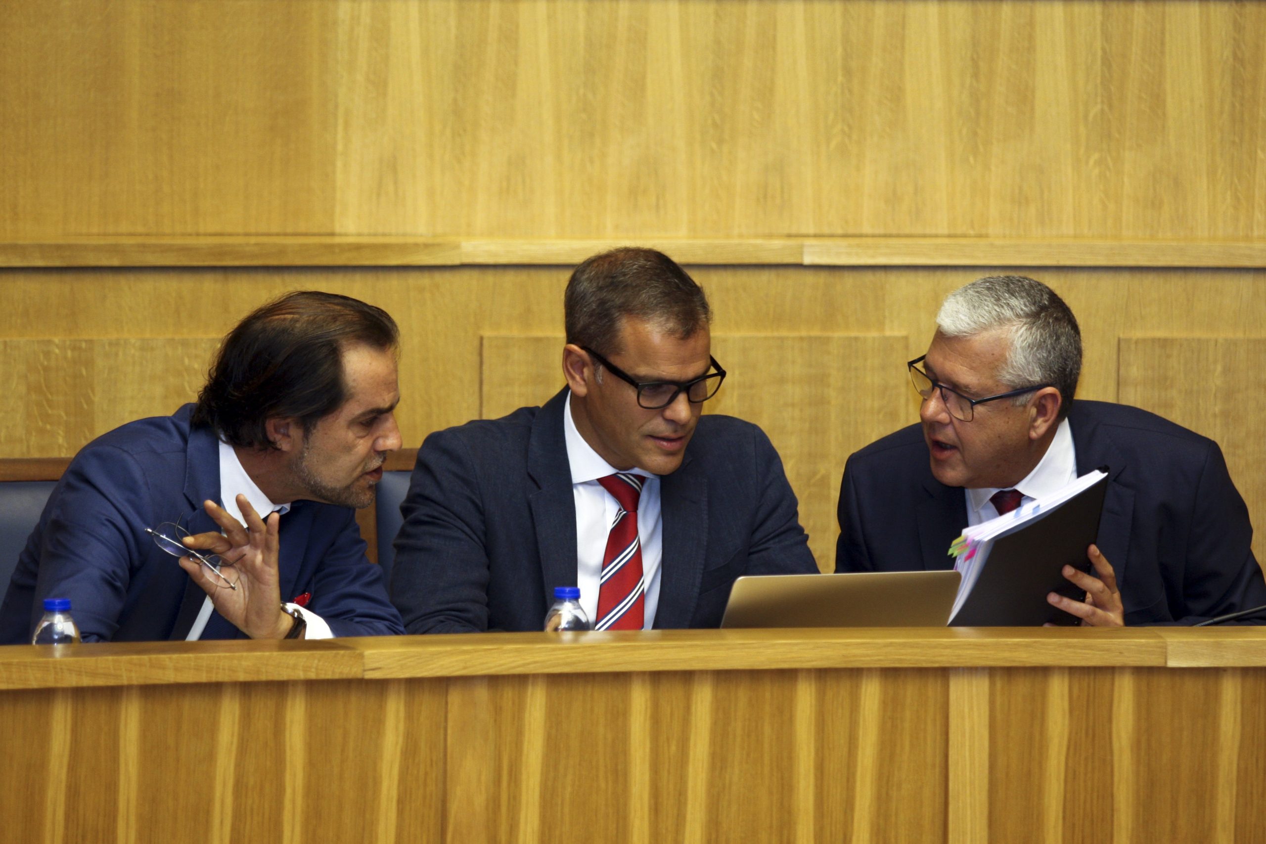 Madeira: PS justifica moção de censura com “colapso” no executivo regional