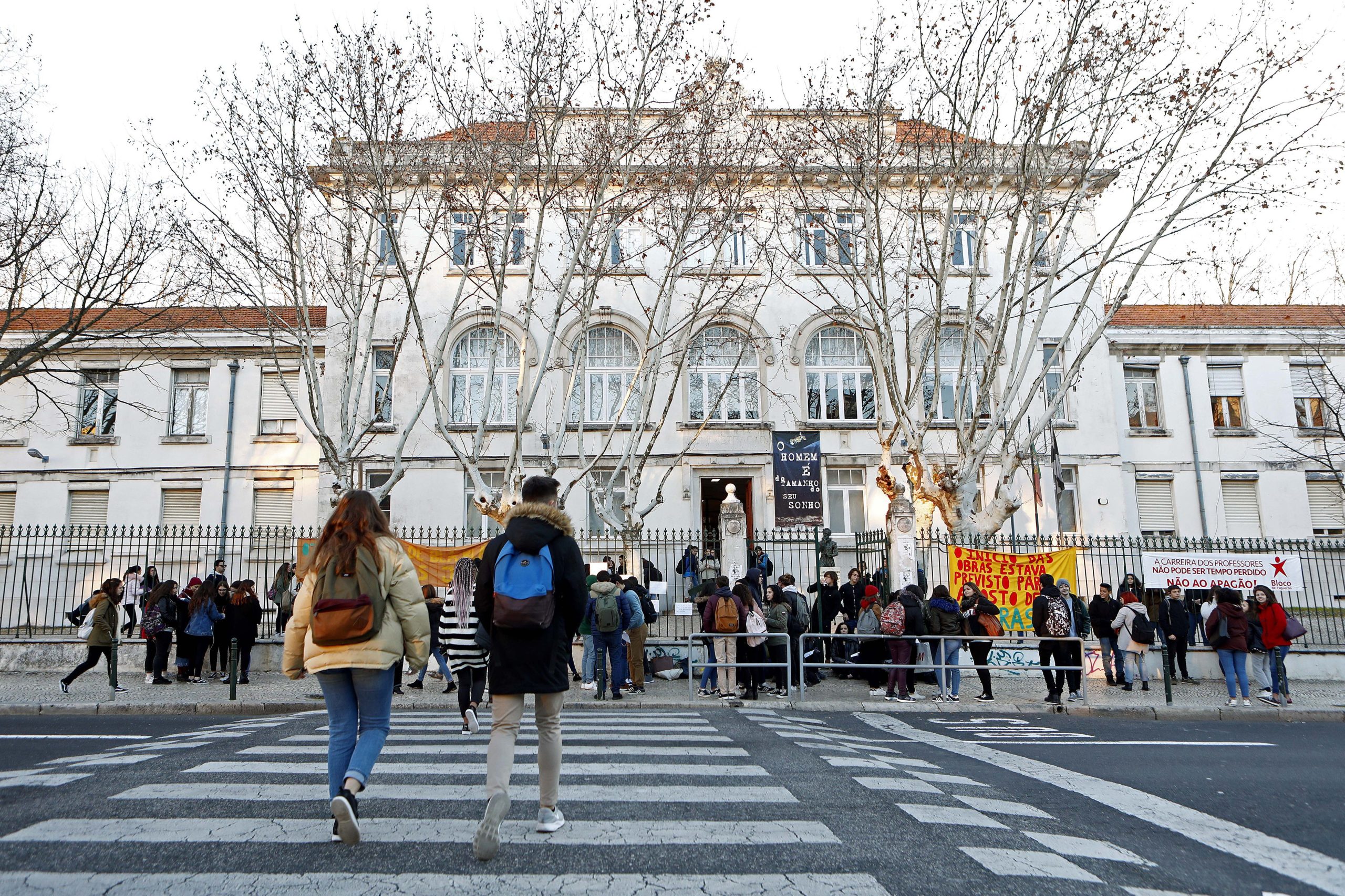 OE2021: Escolas secundárias em Lisboa e Seixal vão ser alvo de intervenções de mais de 30 milhões de euros