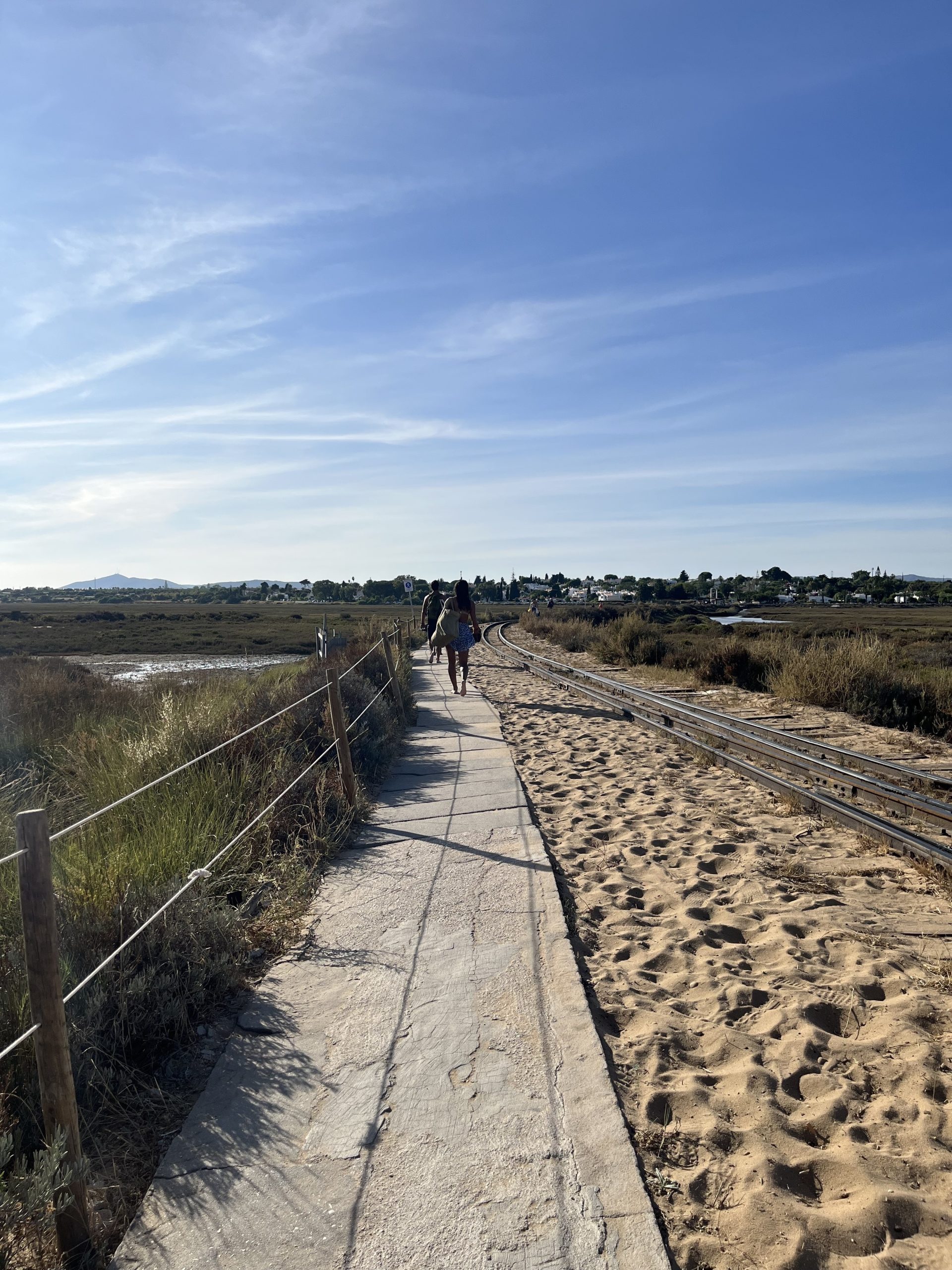 Colisão entre comboios turísticos em Tavira faz 14 feridos ligeiros