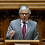 Aguiar-Branco viabiliza comissão de inquérito a Luís Neves, mas corta dois pontos