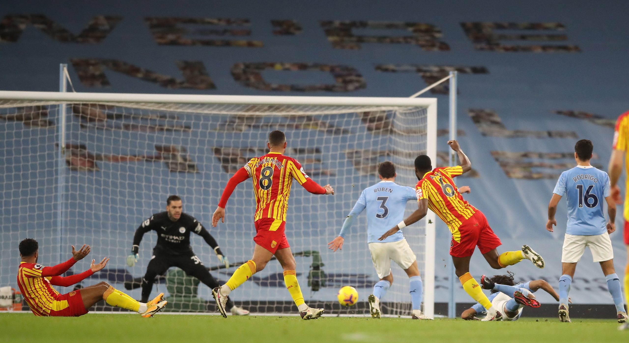 Infelicidade de Rúben Dias atrasa Manchester City na luta pelo ‘pódio’