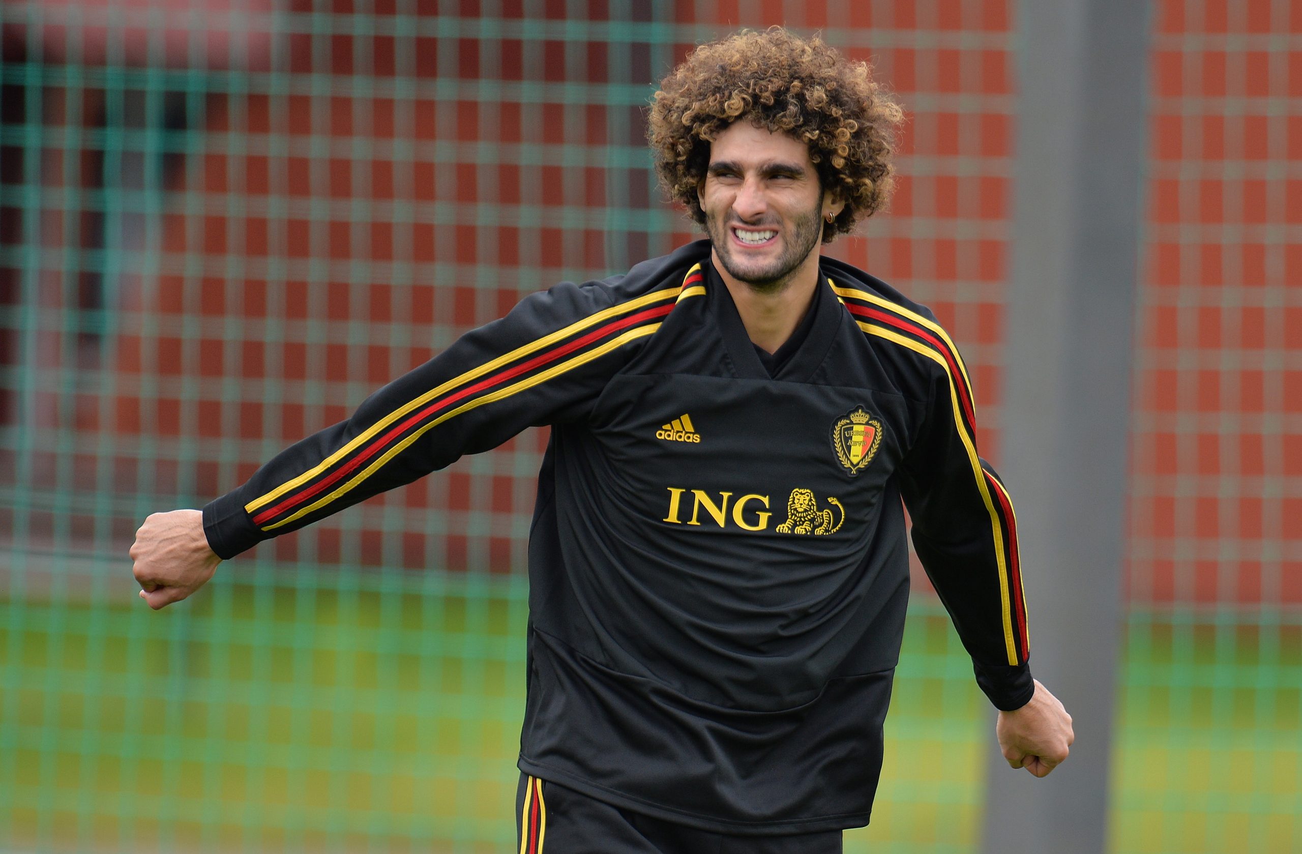 Futebolista internacional belga Marouane Fellaini anuncia final da carreira
