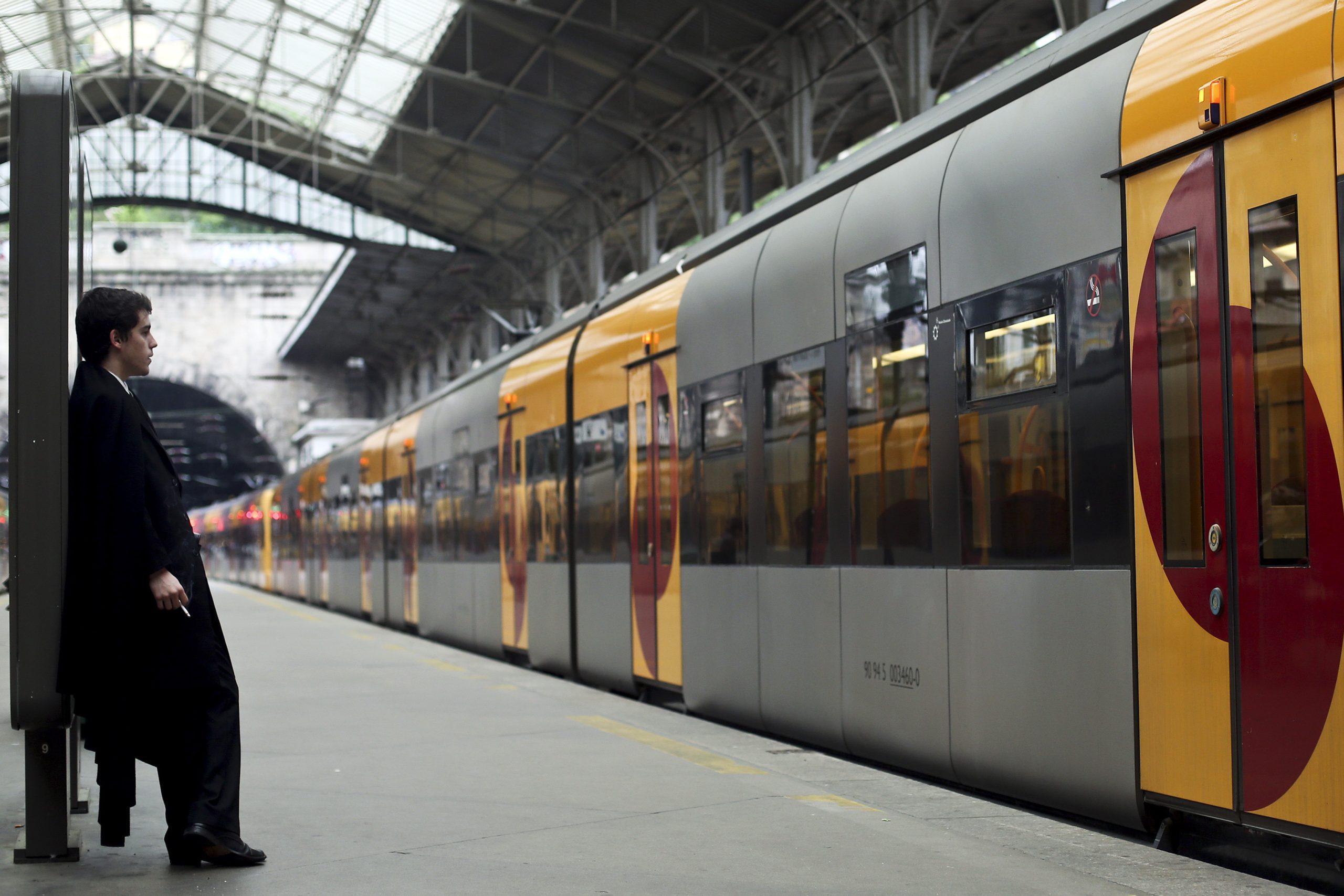 Quase 12 milhões de euros para infraestruturas e frota de serviços de transporte e portos