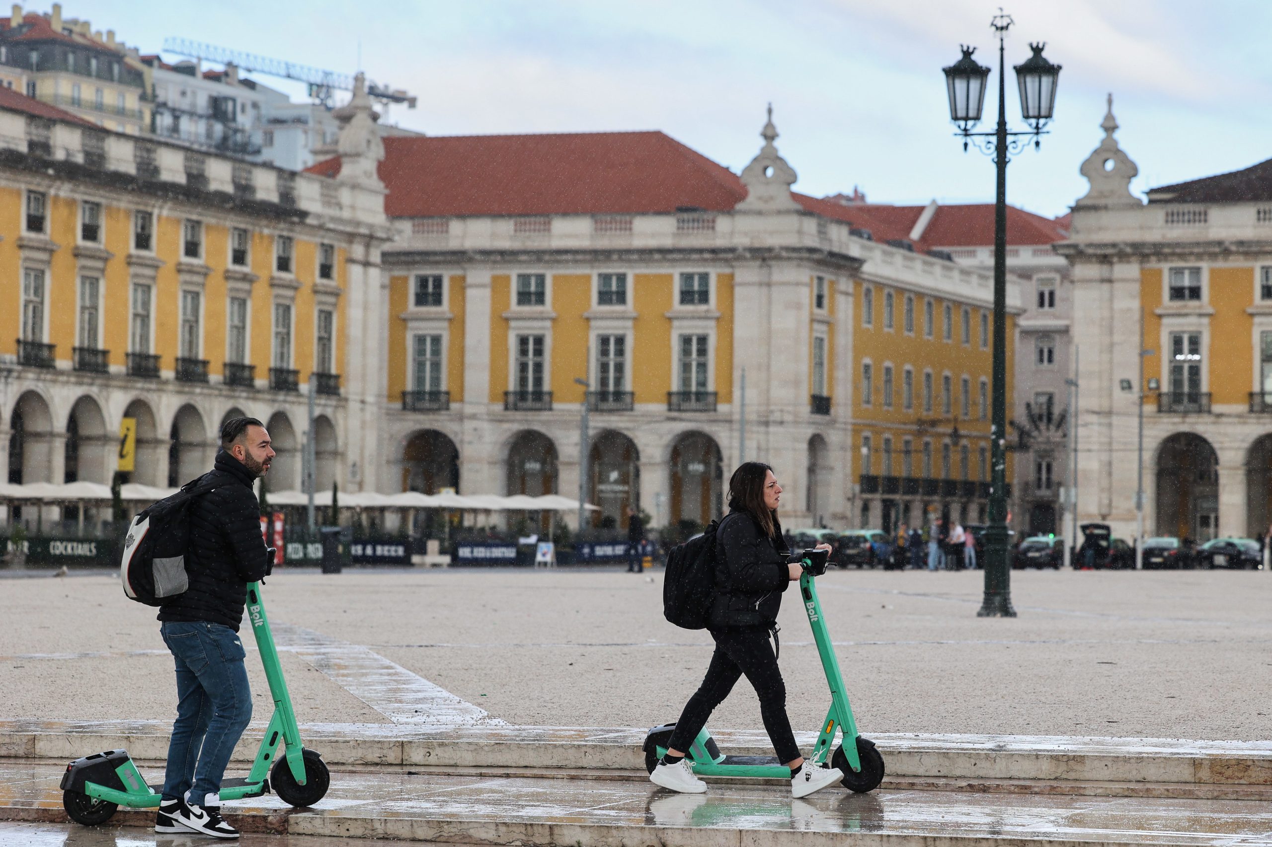 Trotinetes um meio de mobilidade alternativo em Lisboa ainda com o caos instalado