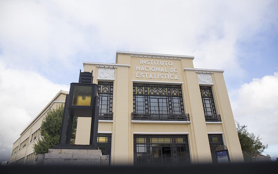 Covid-19: Mortalidade em 60 concelhos 1,5 vezes superior a média de cinco anos