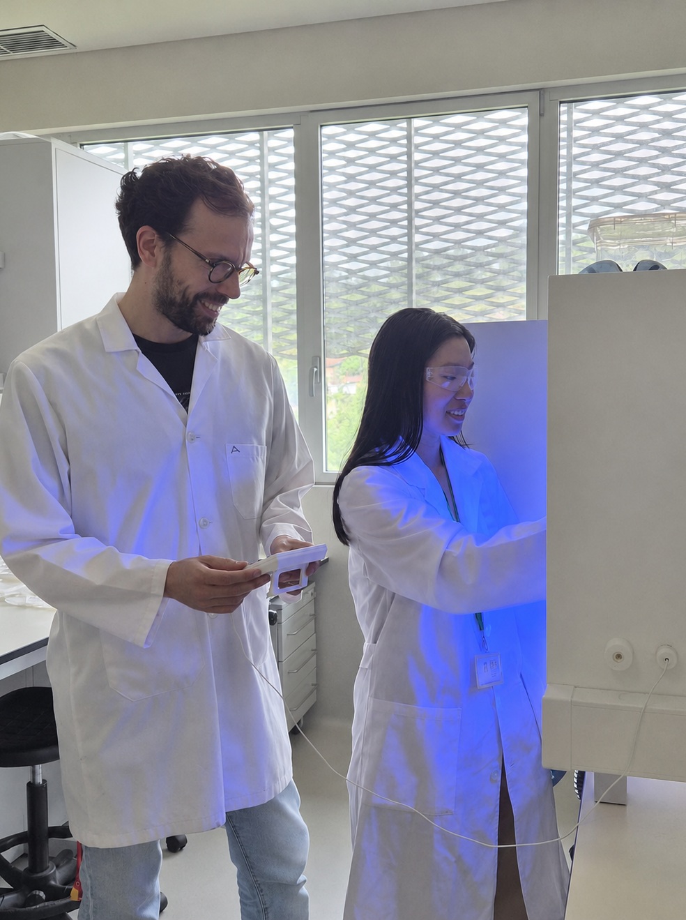 Estes cientistas da Universidade do Minho querem ajudar a limpar a água de resíduos de medicamentos