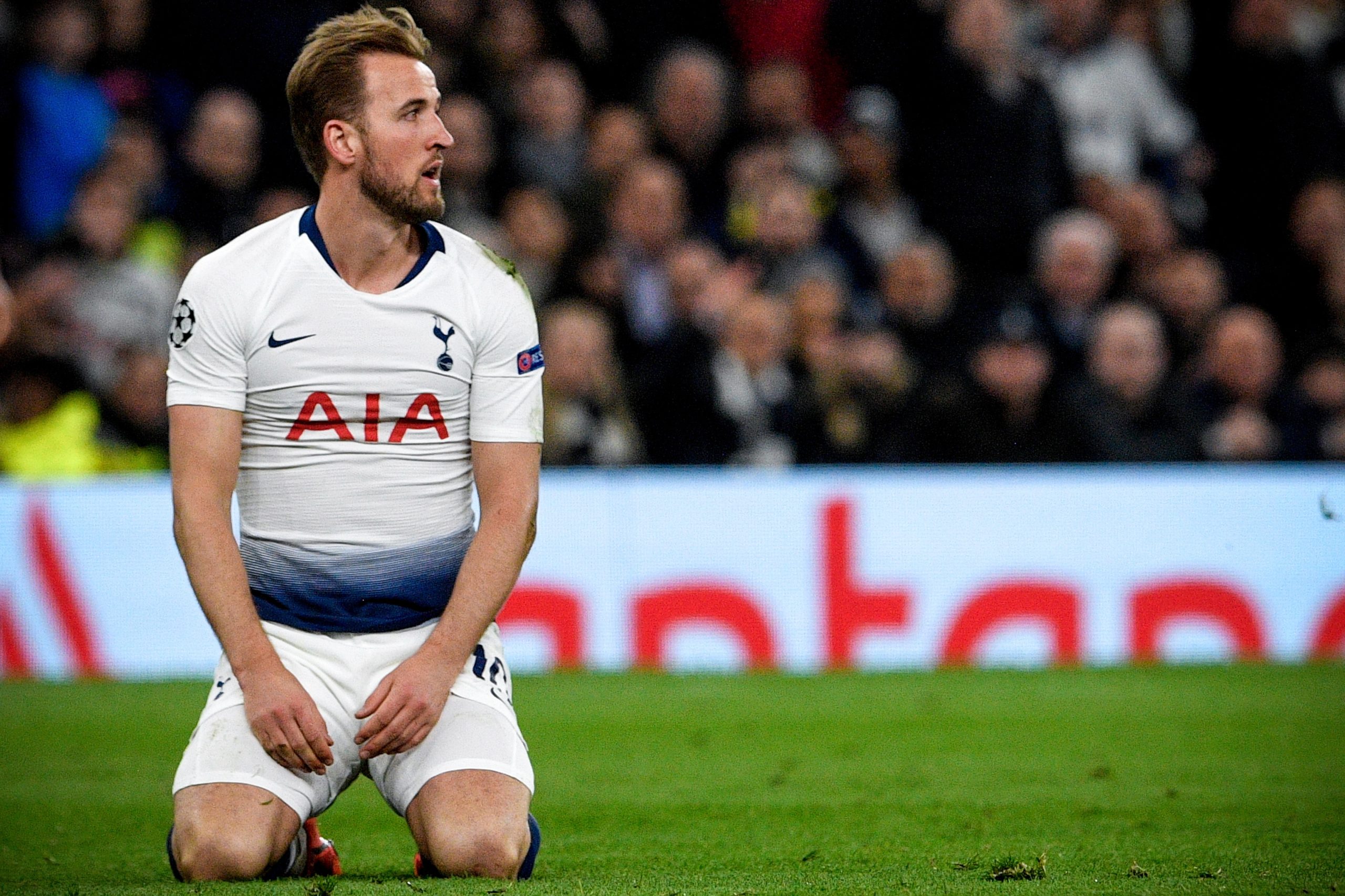 Harry Kane com “lesão séria” nos ligamentos do tornozelo esquerdo