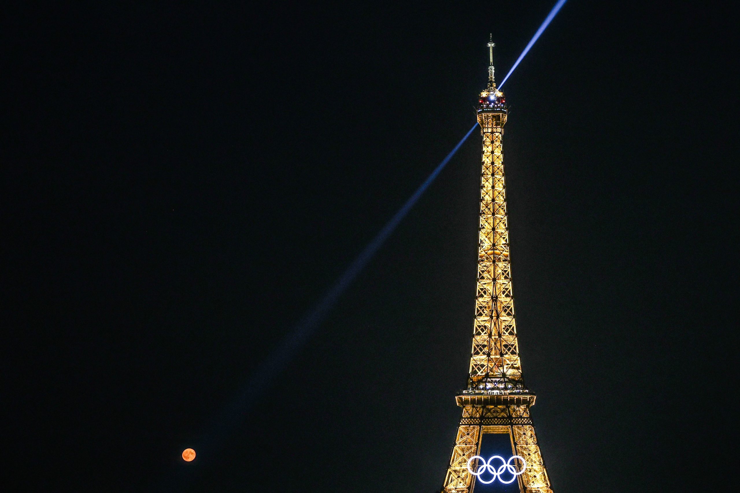 Paris quer manter anéis olímpicos na Torre Eiffel — e nem toda a gente está contente com isso