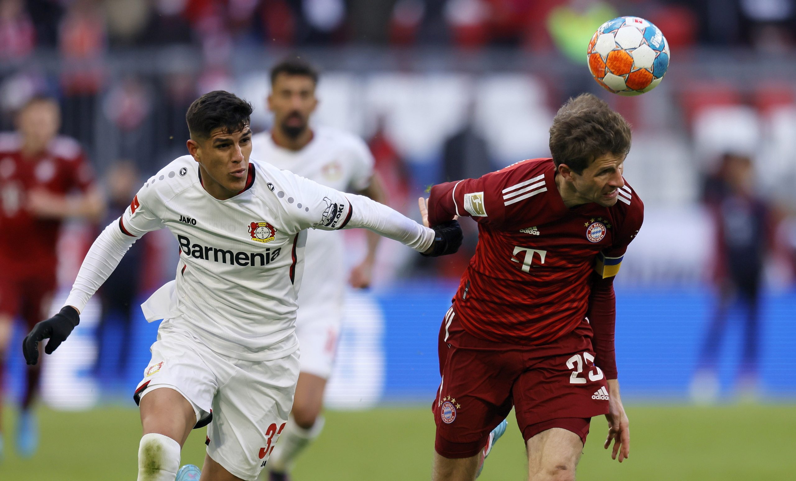 Líder Bayern Munique empata com Leverkusen
