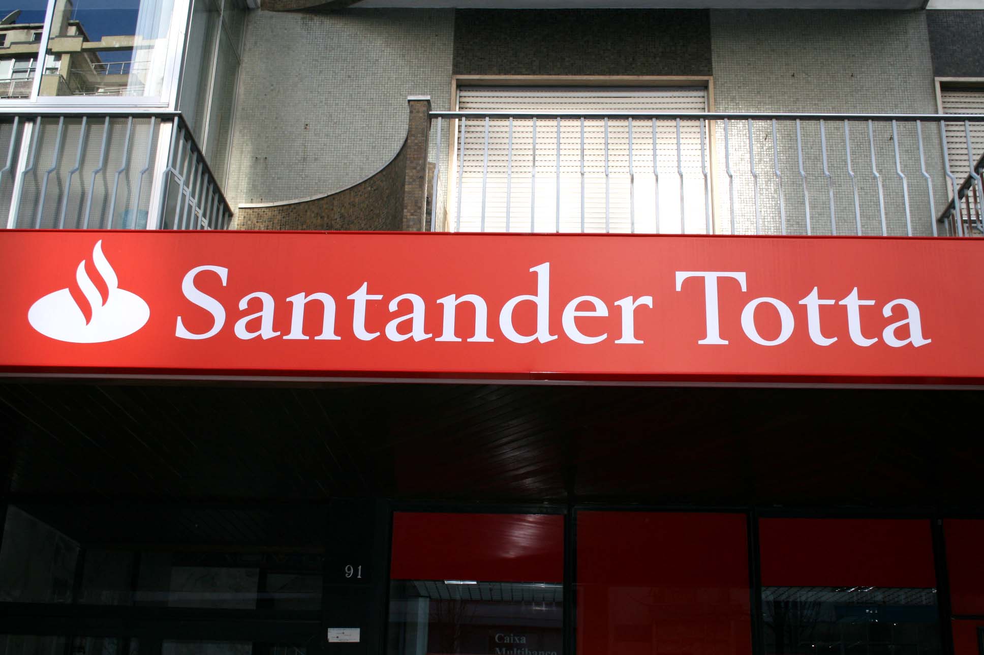 Estado e Santander Totta chegam a acordo nos ‘swaps’ das transportadoras publicas
