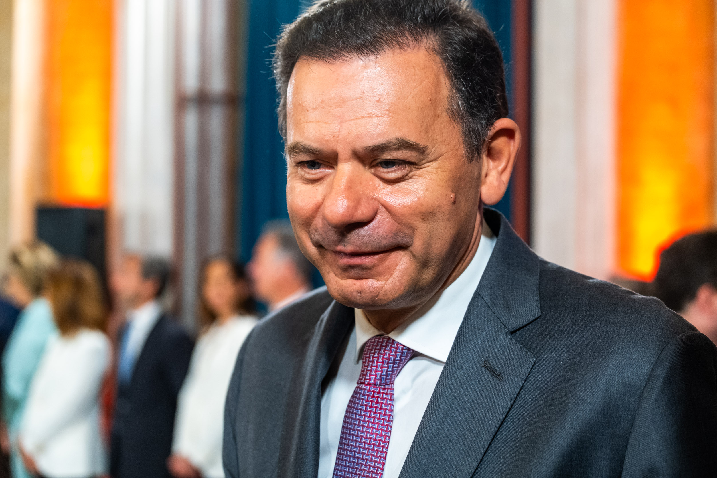 Montenegro defende que escutas devem ser feitas sempre dentro da legalidade