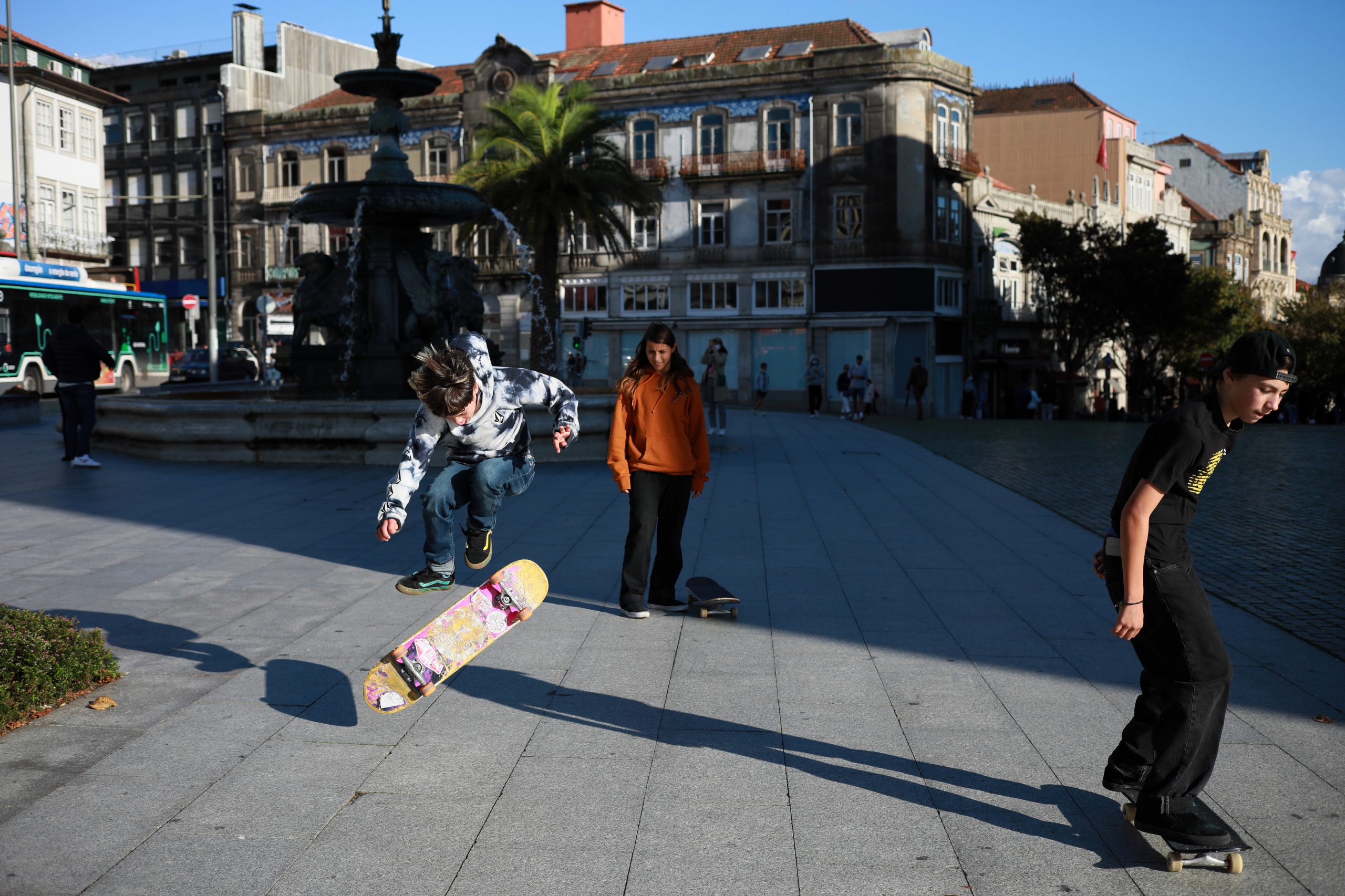 “O skate ainda é visto como sendo praticado por arruaceiros”. Skaters do Porto pedem mais espaço para praticar desporto olímpico