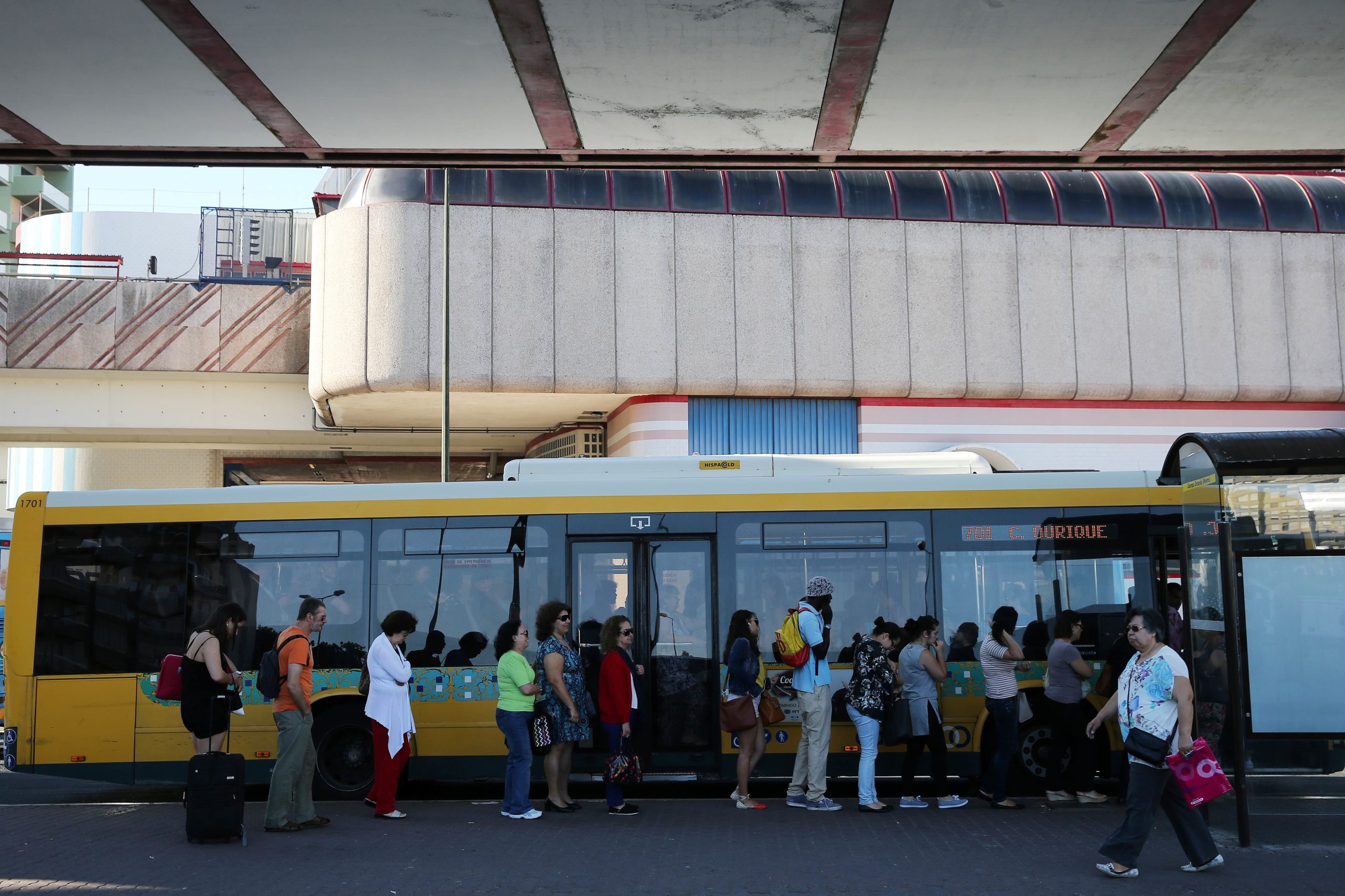 Oferta de transportes na Área Metropolitana de Lisboa reposta a 100% em setembro